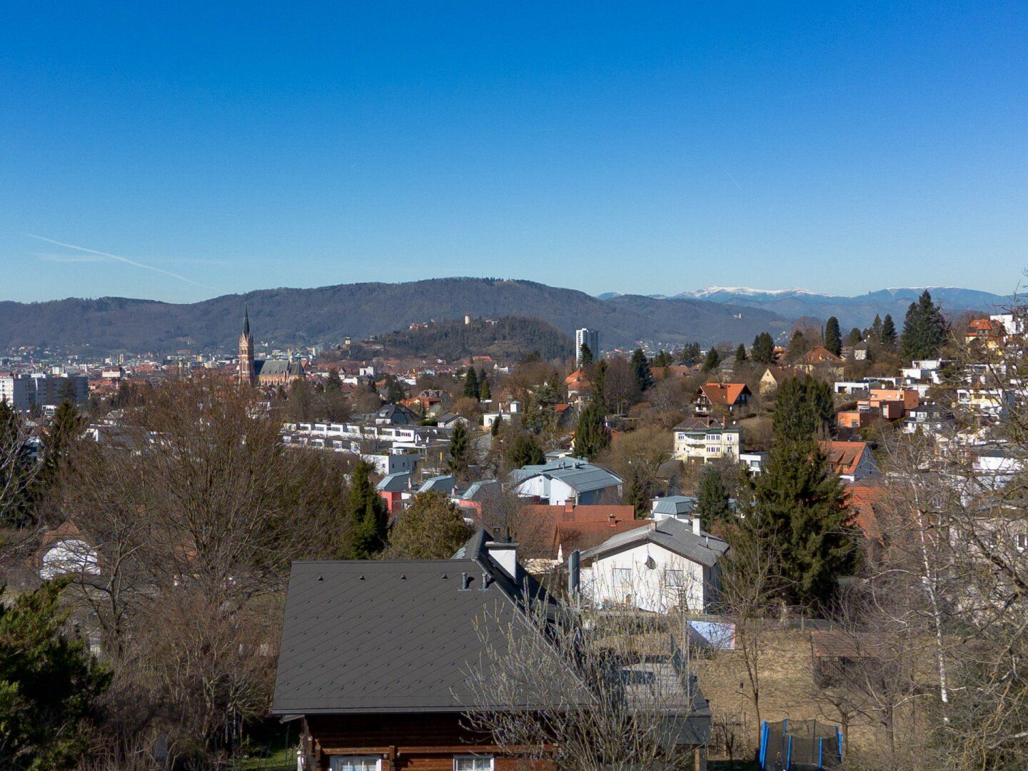 Das ultimative Traumgrundstück mit Stadtblick und Altbestand