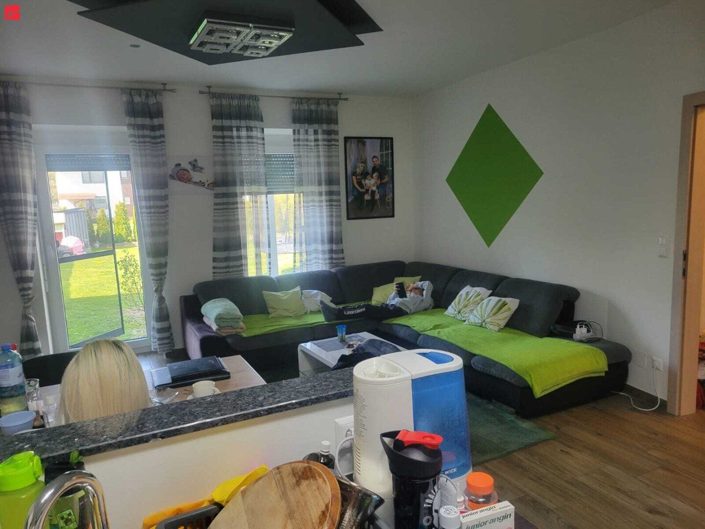 Gelungener Wohntraum mit Garten und Pool - Vista 2