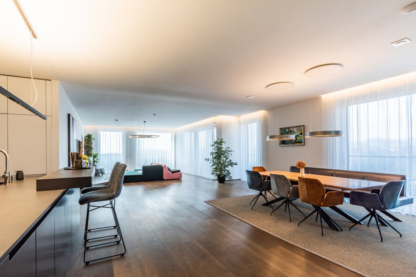 Exklusive atemberaubende 5-Zimmer-Wohnung im Lux Tower