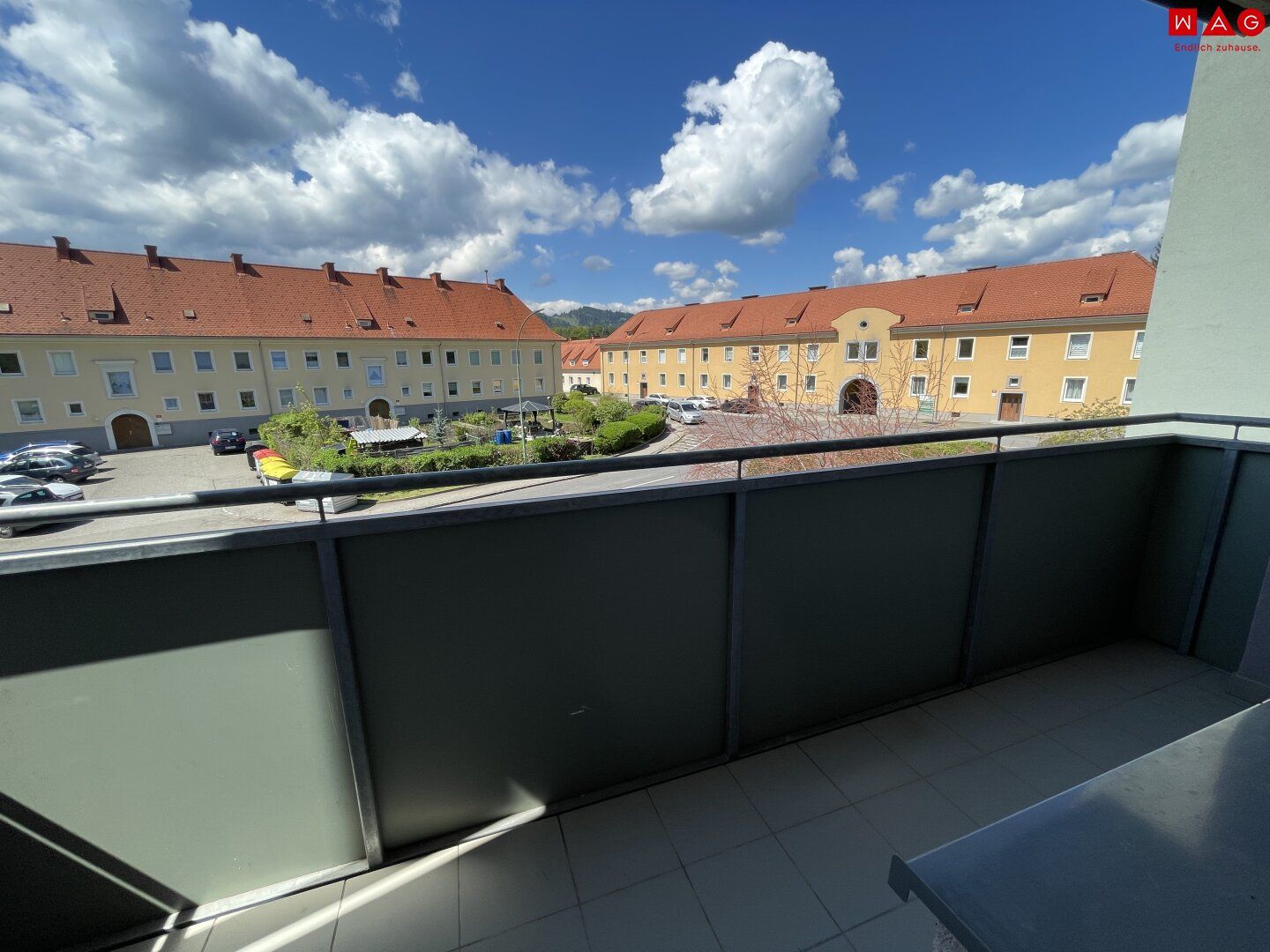 ERSTBEZUG - Licht durchflutete 3 Zimmerwohnung mit sonnigem Balkon!
