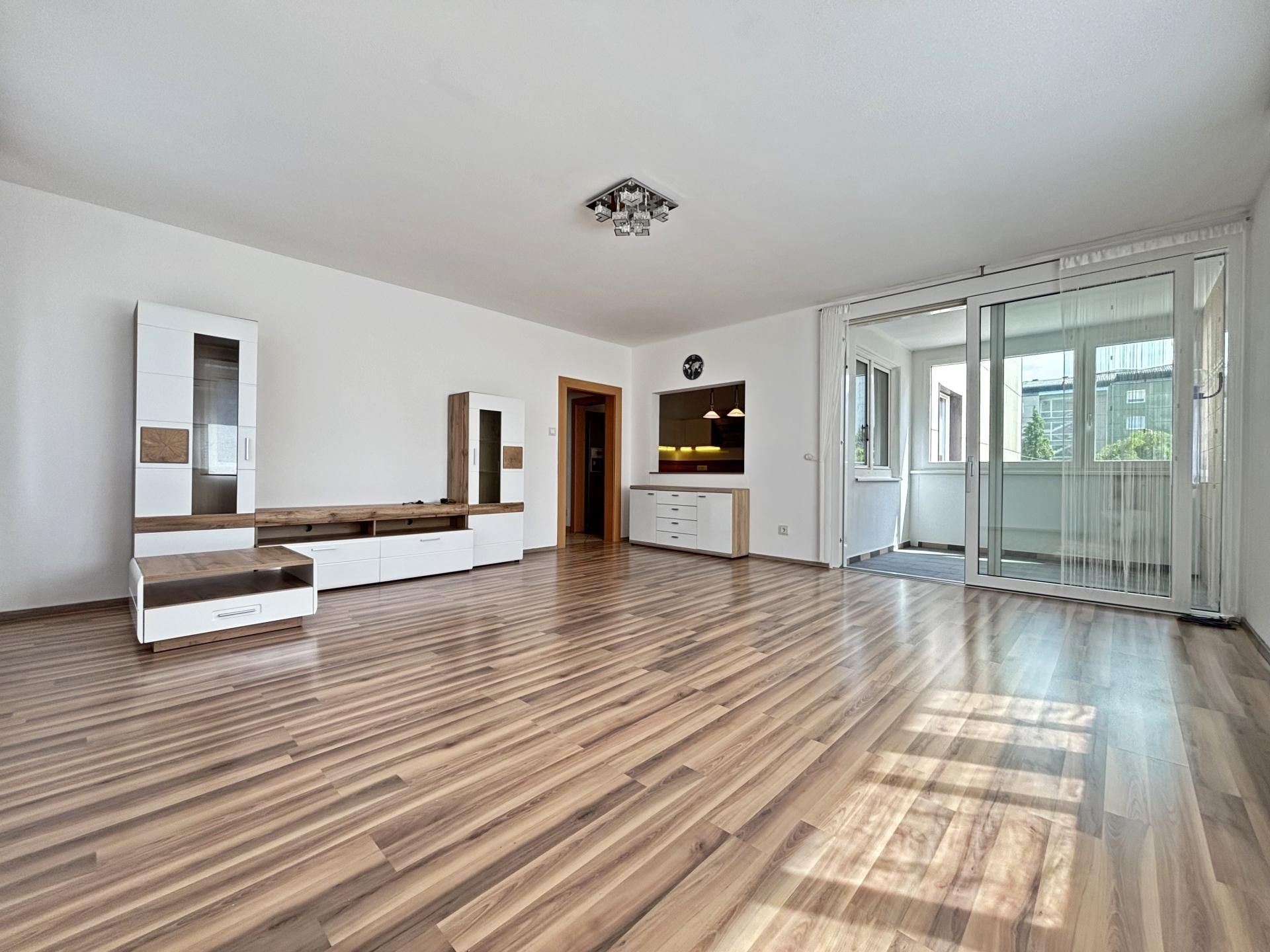 Großzügige 3-Zimmerwohnung mit Garagenstellplatz