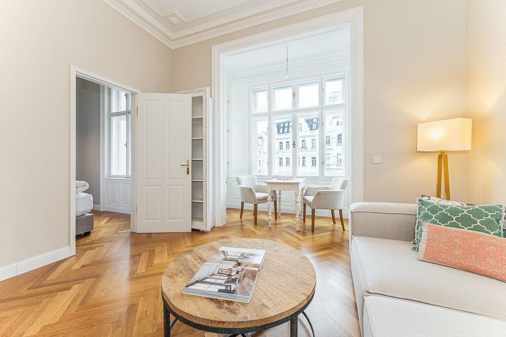 2-Zimmer Altbautraum mit Erker in Innenstadtlage *PROVISIONSFREI*