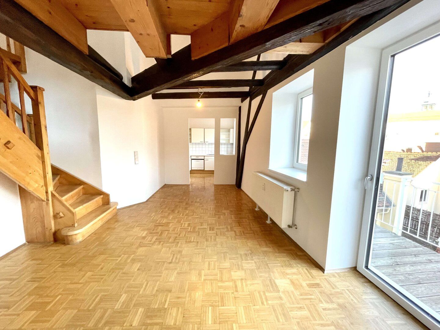 Wohnung mit Blick über die Dächer von Graz! Traumhaft schöne Maisonette mit Galerie und Terrasse im Herzen von Graz nahe dem Grazer Hauptplatz und Schloßberg - Provisionsfrei!