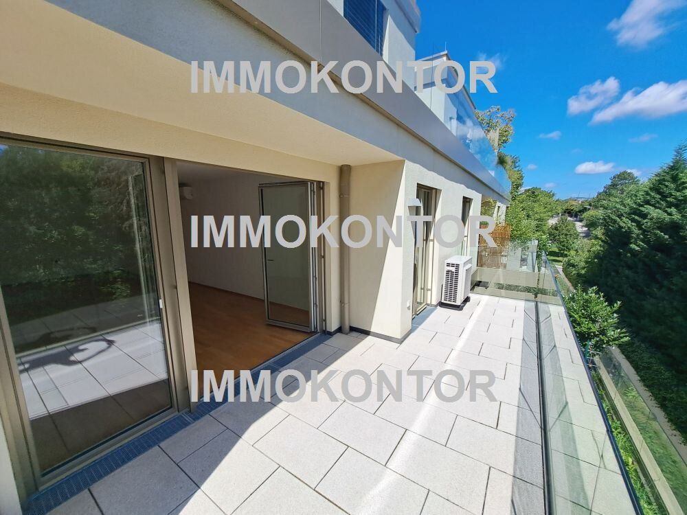 moderne Wohnung mit Balkon und Garage