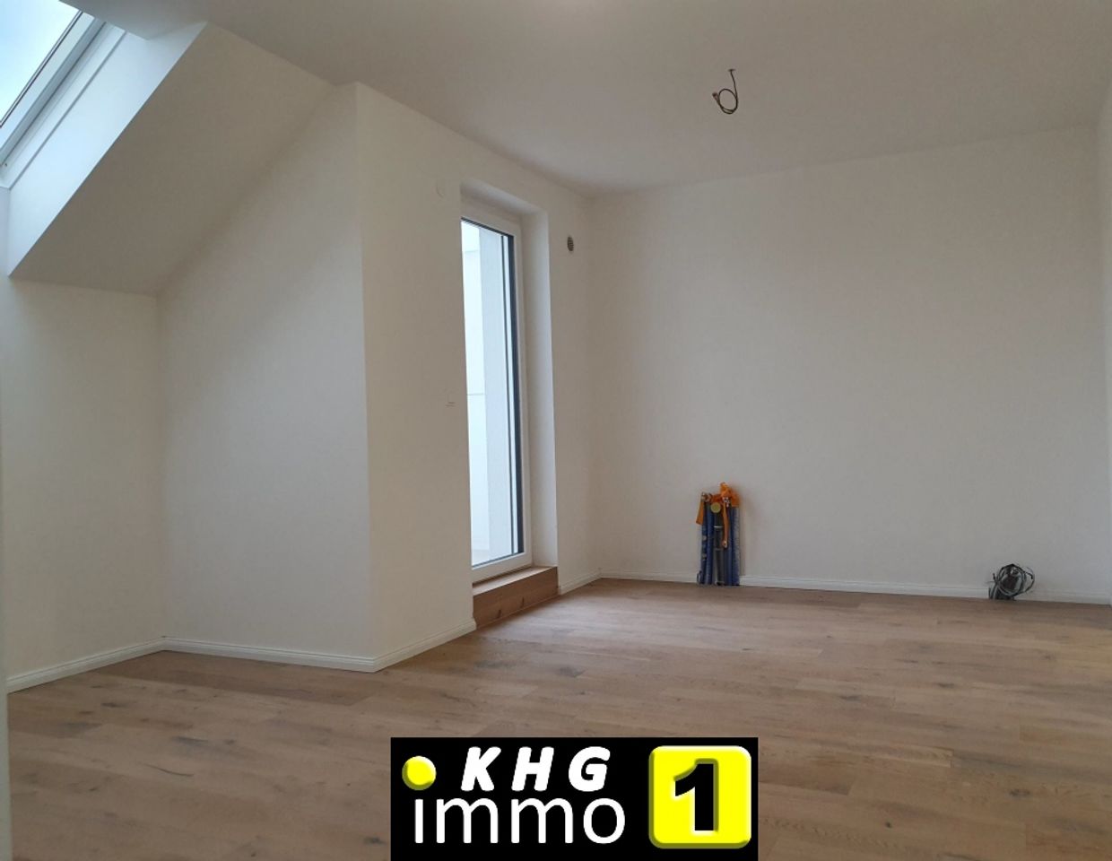 ++++2 ZIMMER DACHGESCHOSSWOHNUNG-NEUBAU-ERSTBEZUG++++