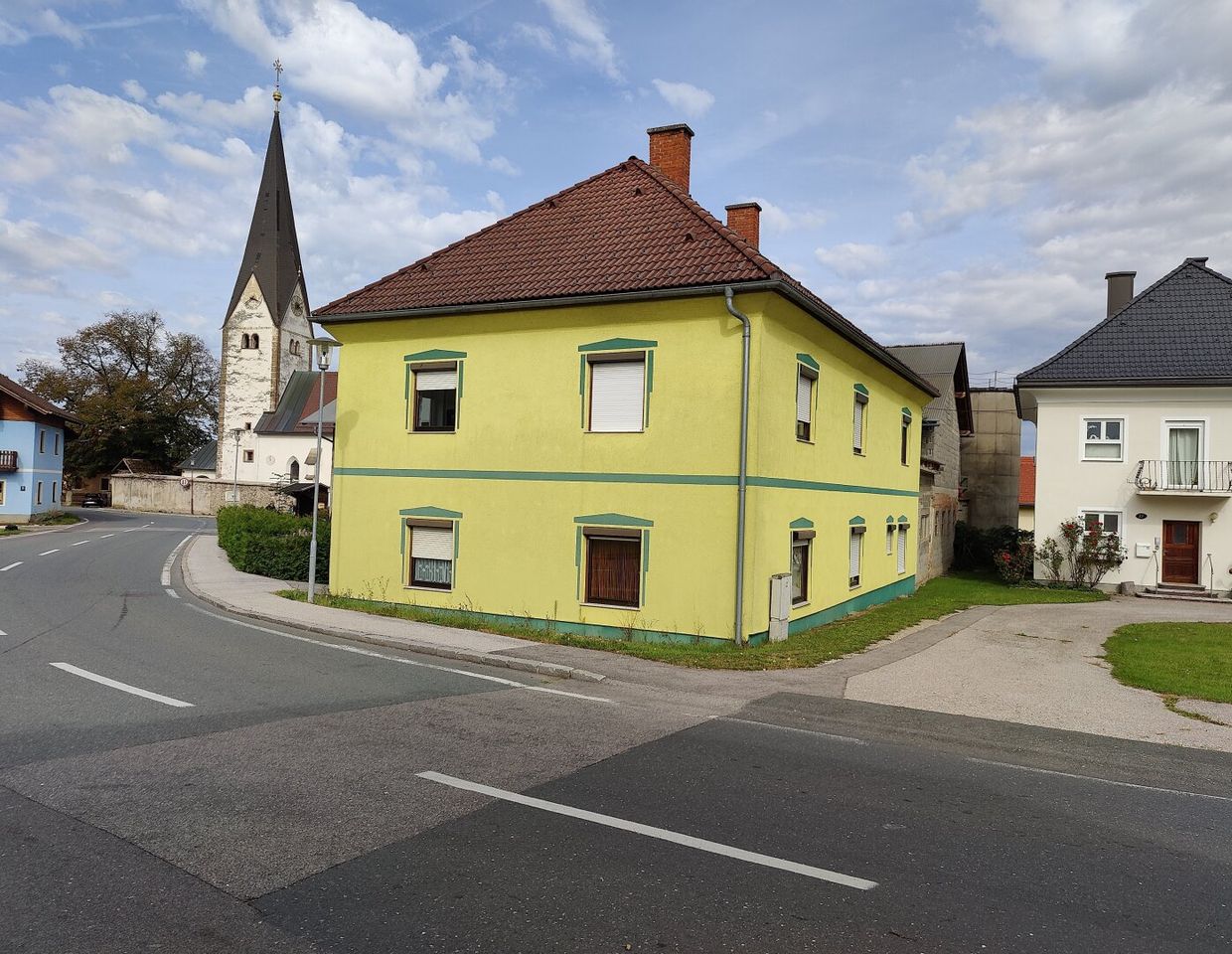 NEUER PREIS - Ehemaliger Bauernhof im Ortskern mit großzügigen Nebengebäuden und viel Platz für ihre Nutzungsideen!