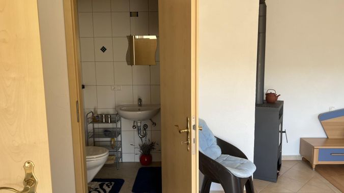13 Dusche und Toilette