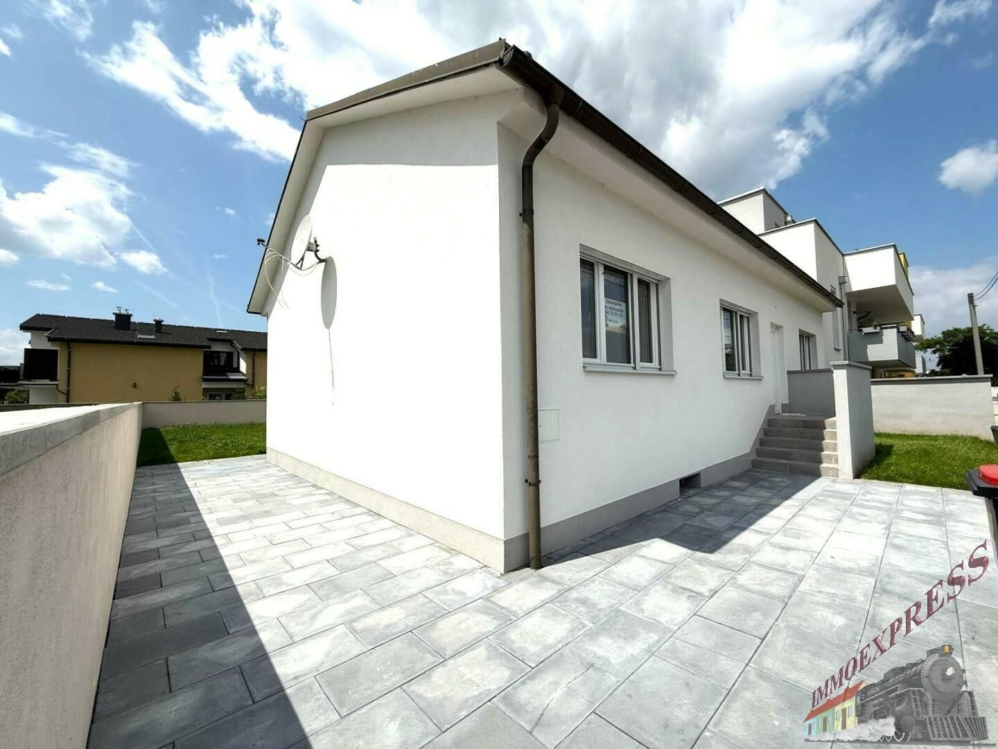 FAMILIENTRAUMHAUS neben Neufelder See!!