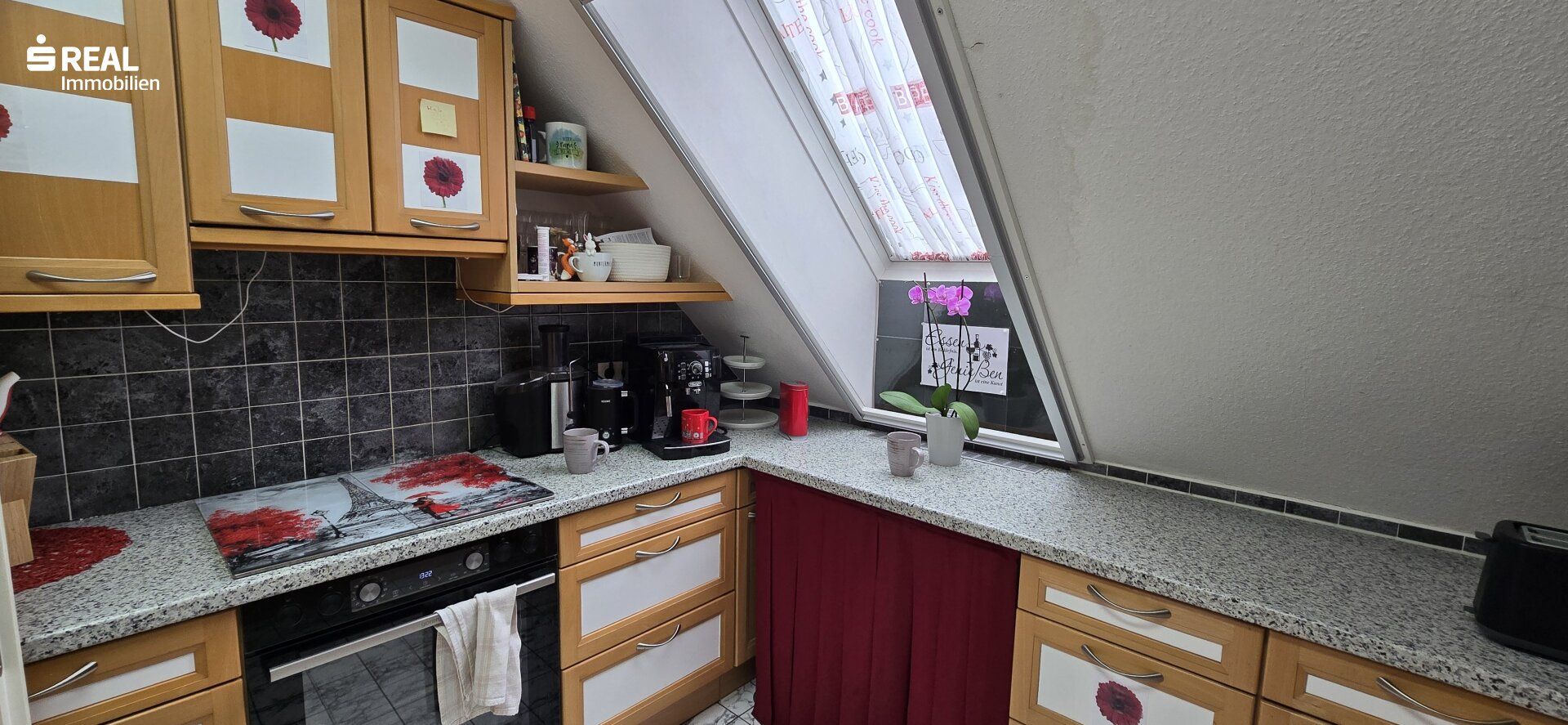 Dachgeschoßwohnung mit Extravaganz und Zentrums- bzw. LKH-Korneuburg - Ärztehit