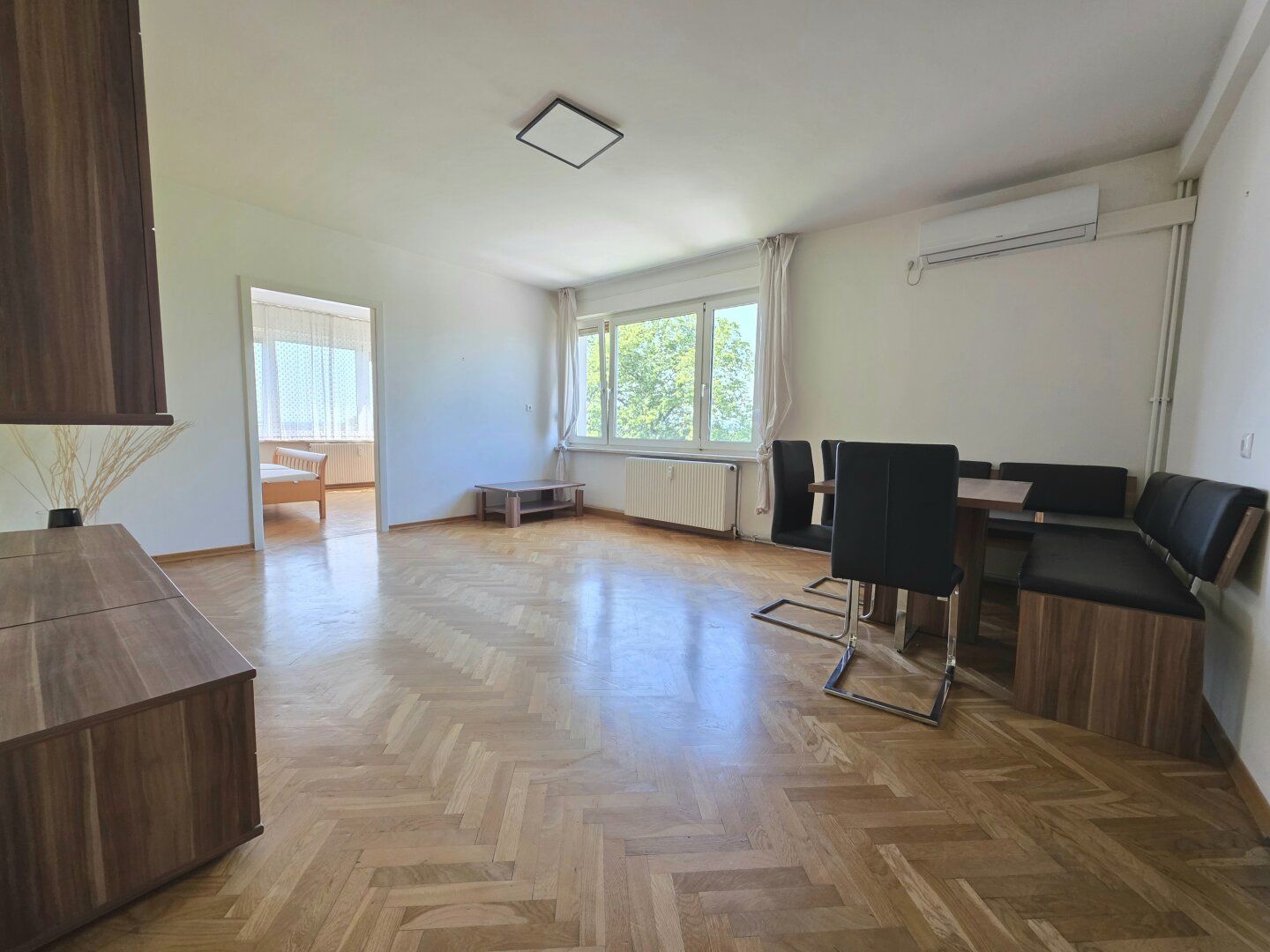 Helle und renovierte Wohnung mit Klimaanlage!