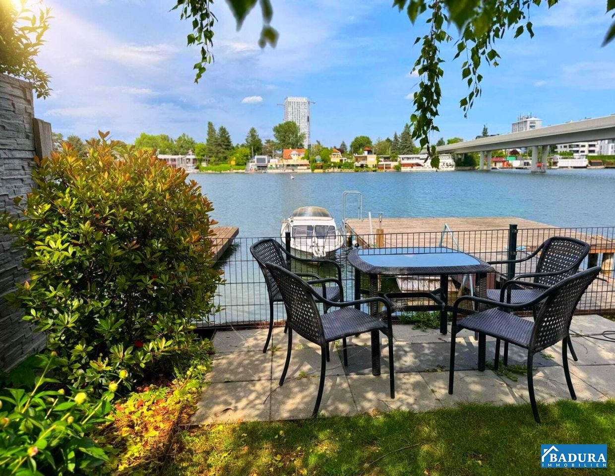 RARITÄT AN DER ALTEN DONAU I IHR HAUS UND GARTEN DIREKT AM WASSER INKL. BOOTSTEG