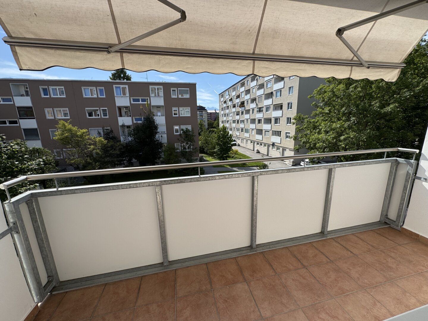 Komplett renovierte 76 m2-Wohnung in Innsbruck: Balkon, Einbauküche und Top-Ausstattung!