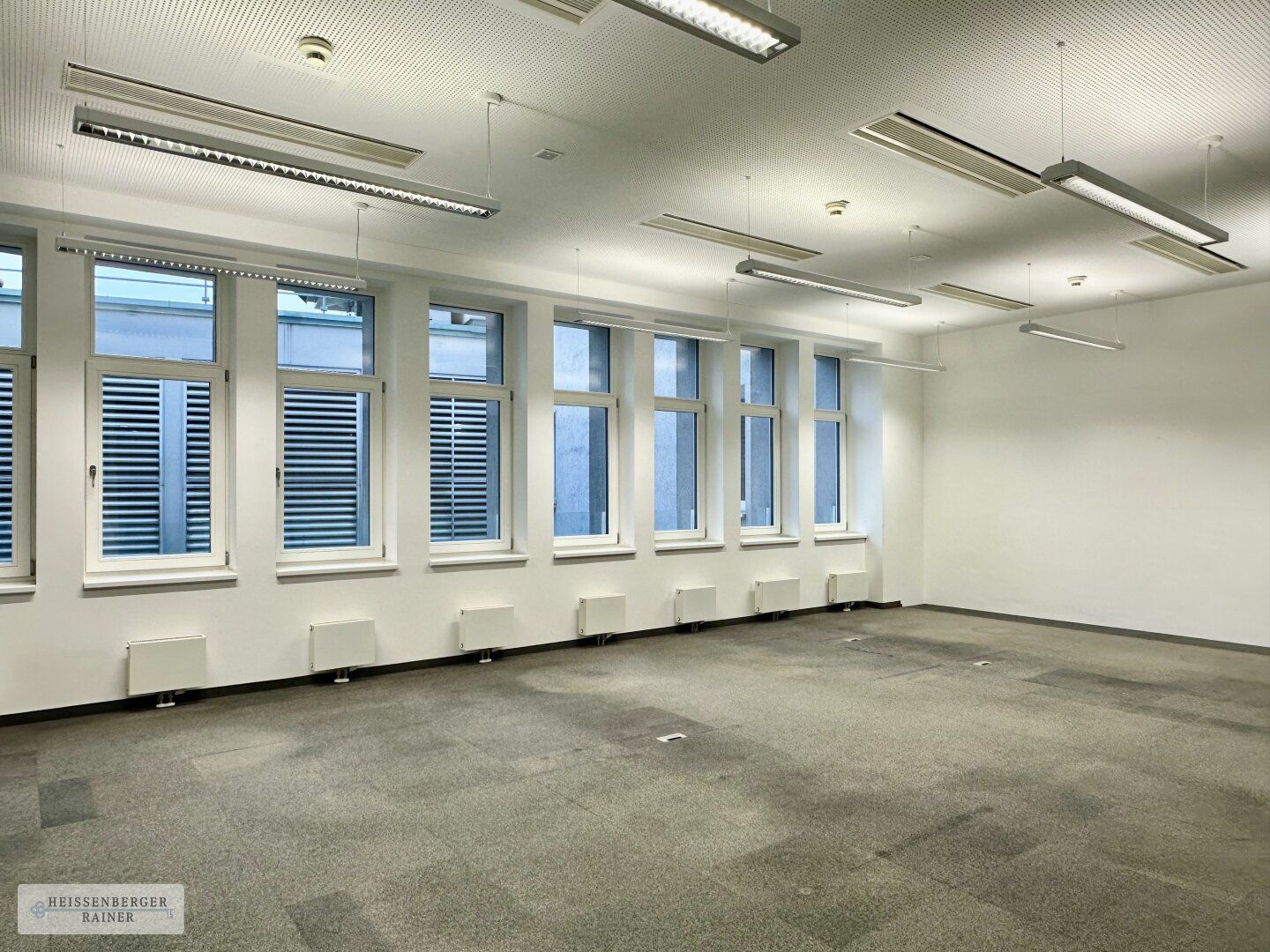 INTERNATIONAL, REPRESENTATIVE & HIGHLY FLEXIBLE /// High-End Offices at Fleischmarkt - Mehr