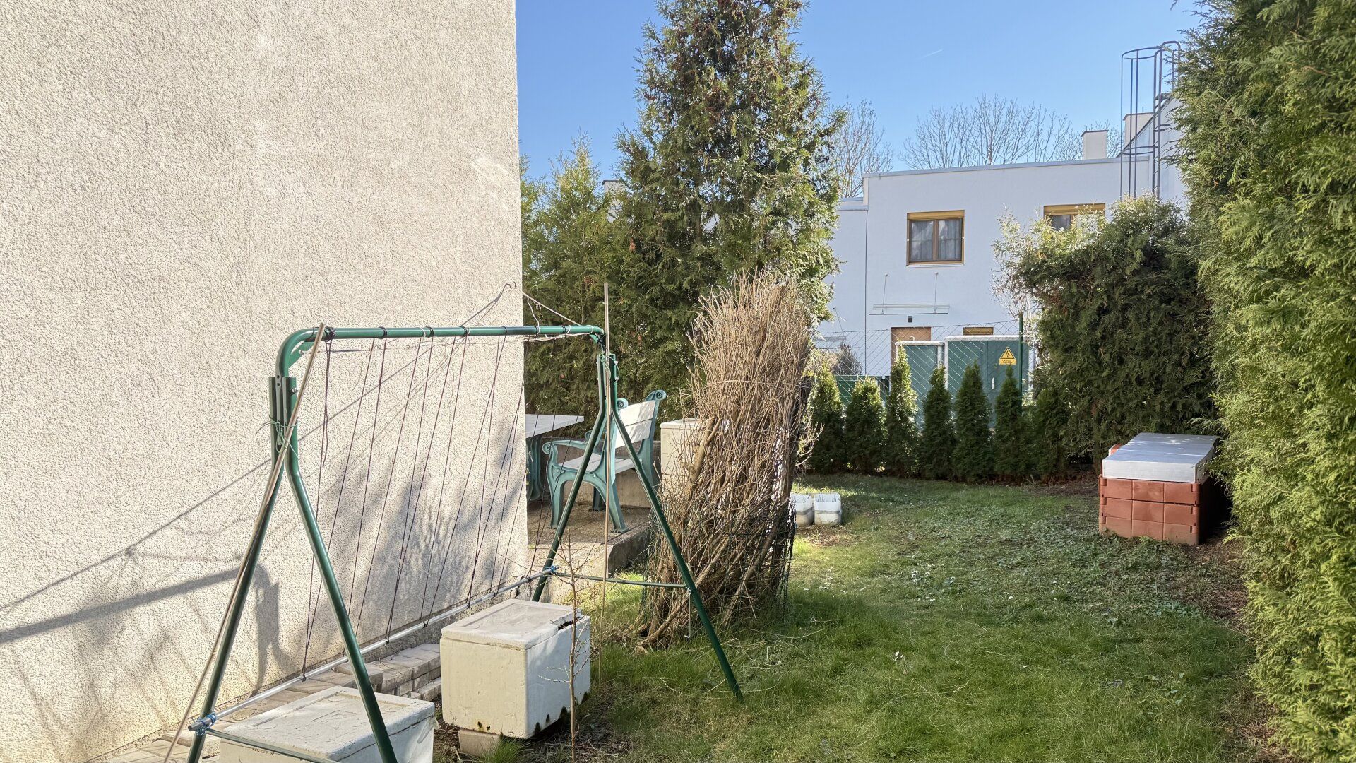 Reihenhaus in einer sehr ruhigen Reihenhaussiedlung mit Gartenanteil!