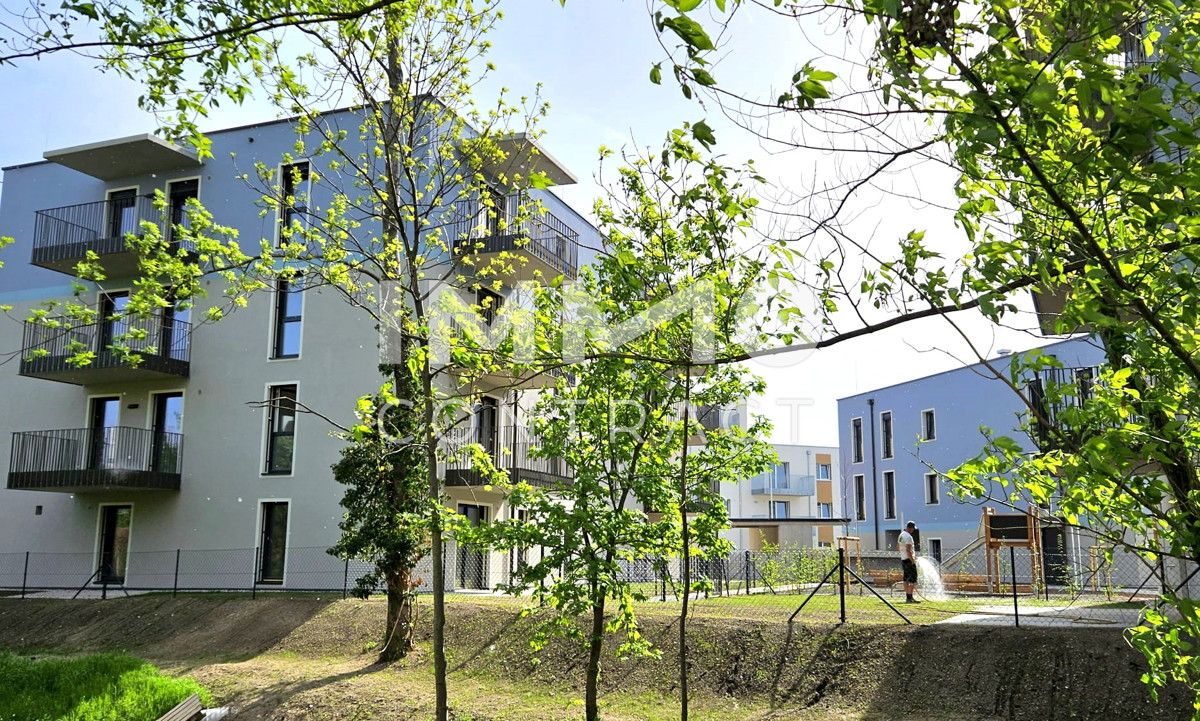 Ruhige, große 2-Zimmer-Wohnung mit Grünblick großem Balkon - provisionsfrei!