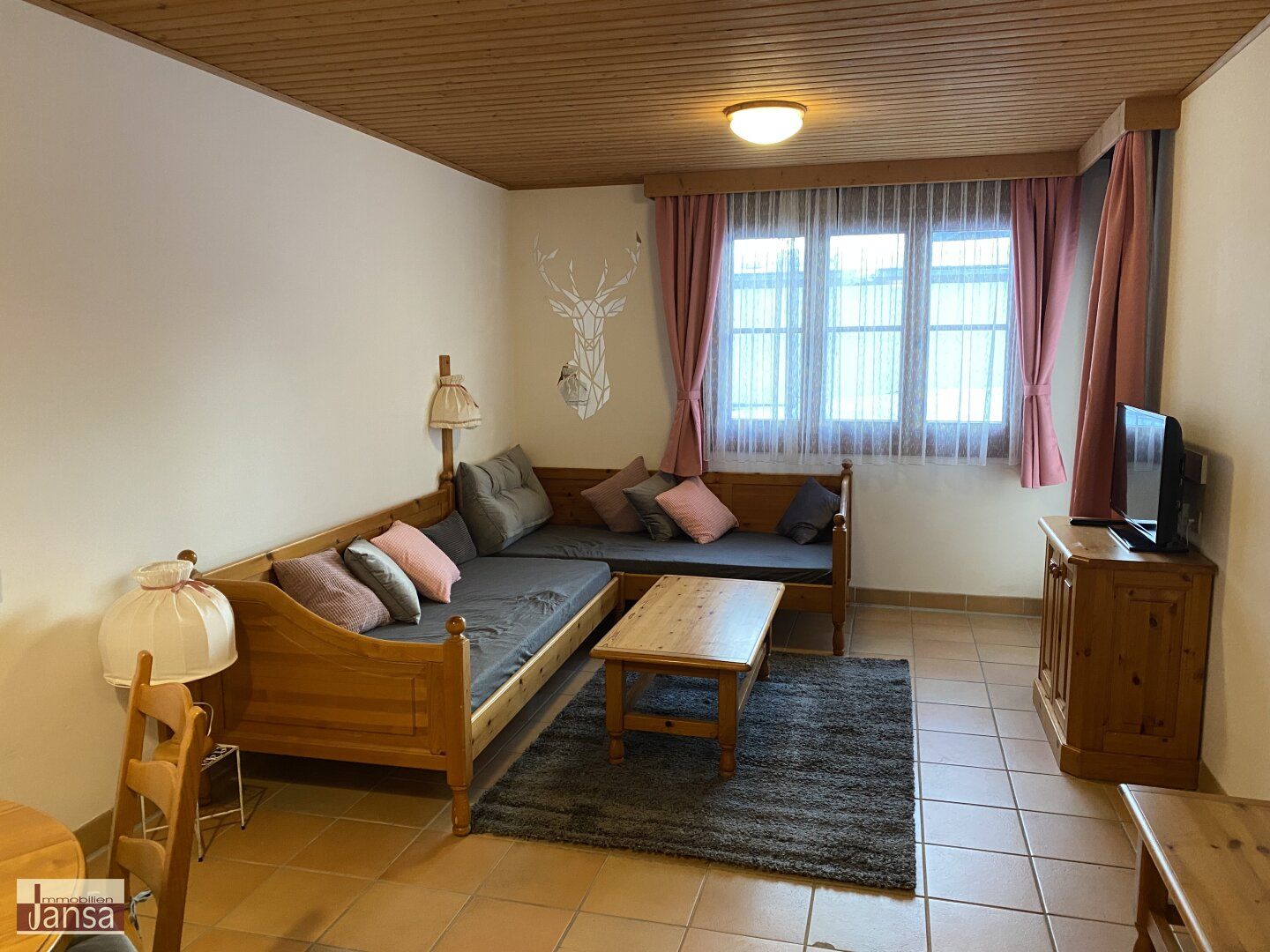 Skifahrer und Naturfans aufgepasst! In unmittelbarer Pistennähe - behagliches 2-Zi-Apartmen mit Garten und überdachter S/W-Terrasse