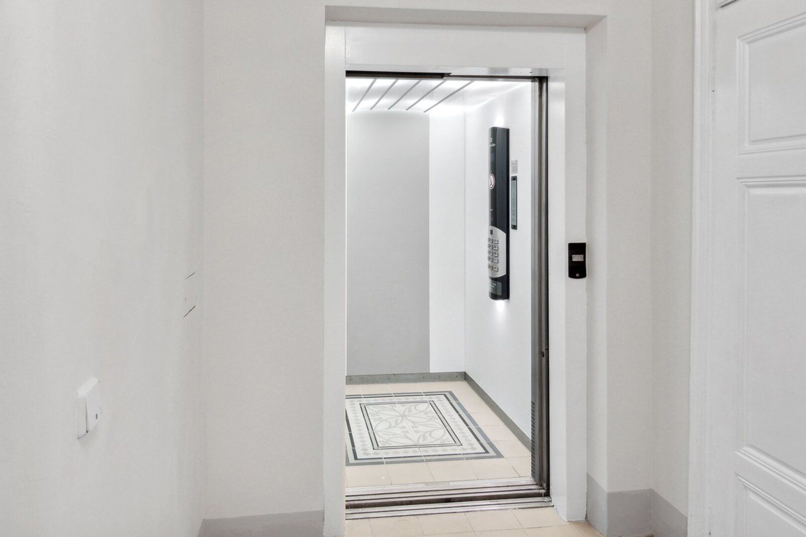 Wunderschöner Altbau zwischen Schlossquadrat und Naschmarkt