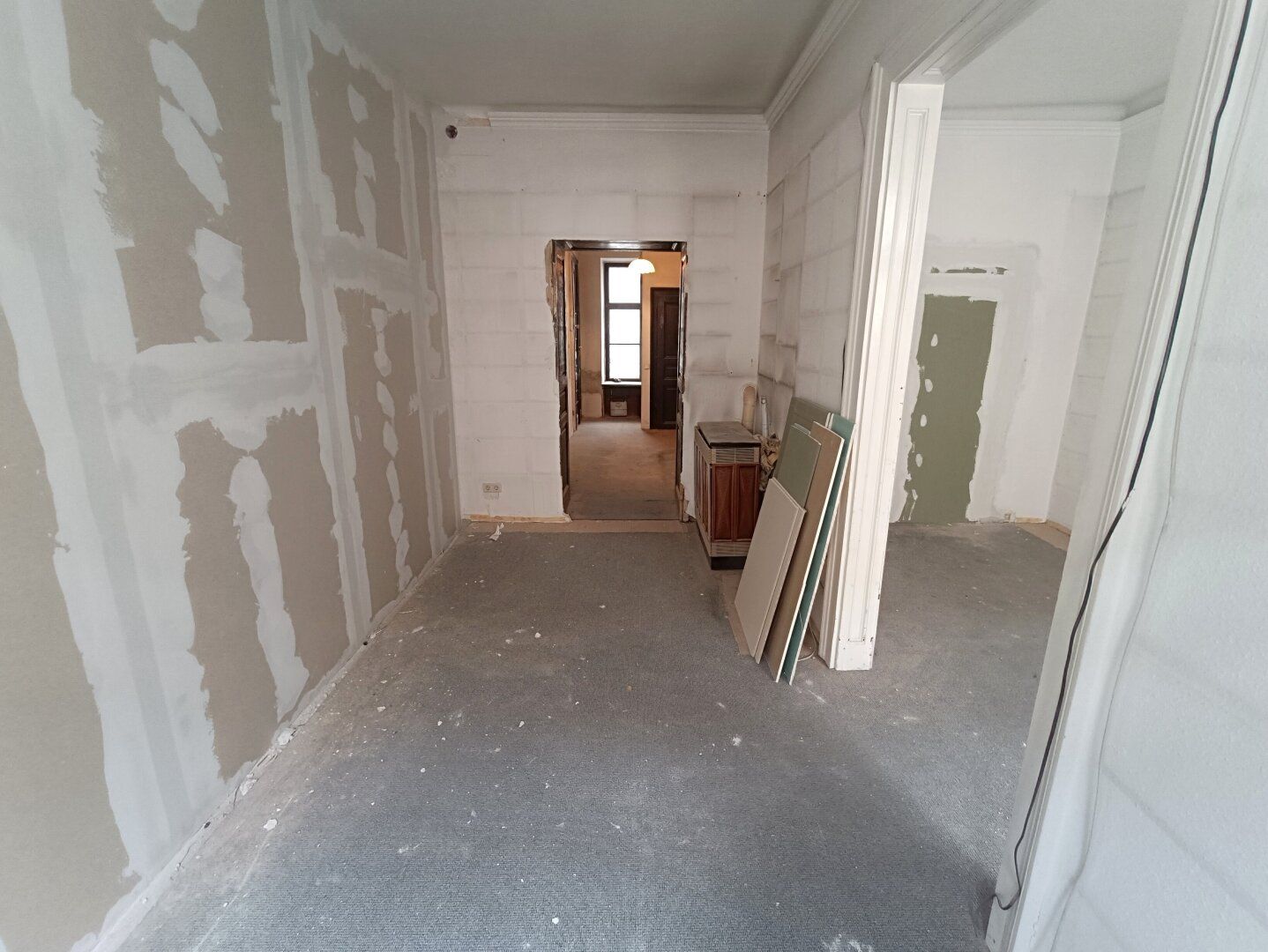 Smartes Layout & ideale Verkehrsanbindung & Platz für Ihre Wünsche! 2-Zimmer Wohnung im Altbau mit Lift - Nähe U4 Friedensbrücke!
