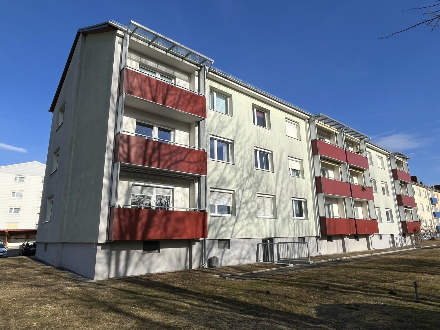 ++ Sehr gut aufgeteilte 4-Zimmer Wohnung mit Balkon und Kellerabteil ++