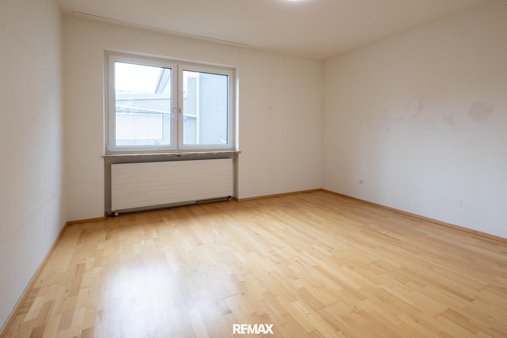 Vielseitiges Büro im Herzen von Bad Hall - optimale Lage und großzügige Aufteilung - Ansicht 4