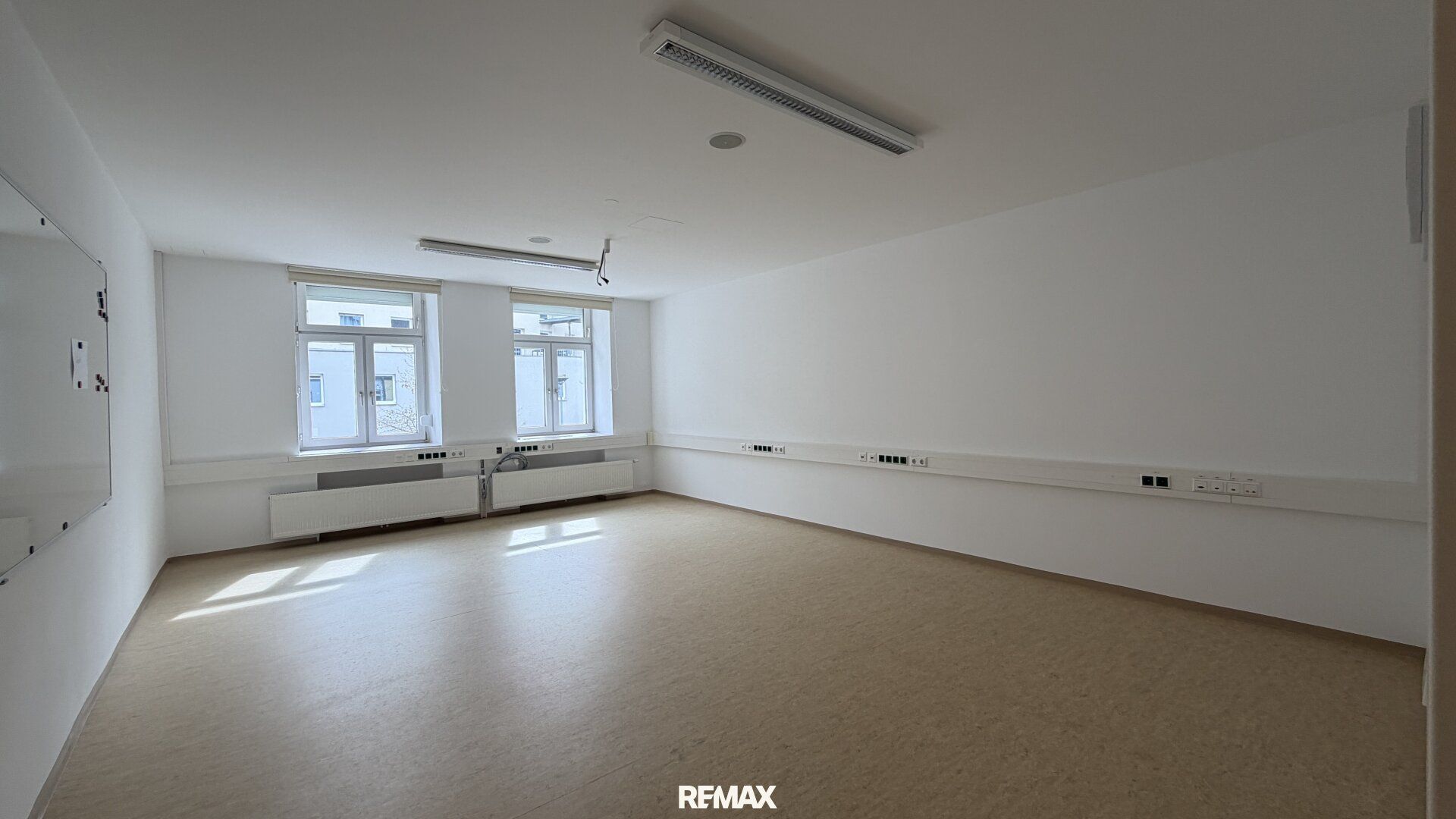 Büro nahe Regierungsviertel inkl. 10 Parkplätzen