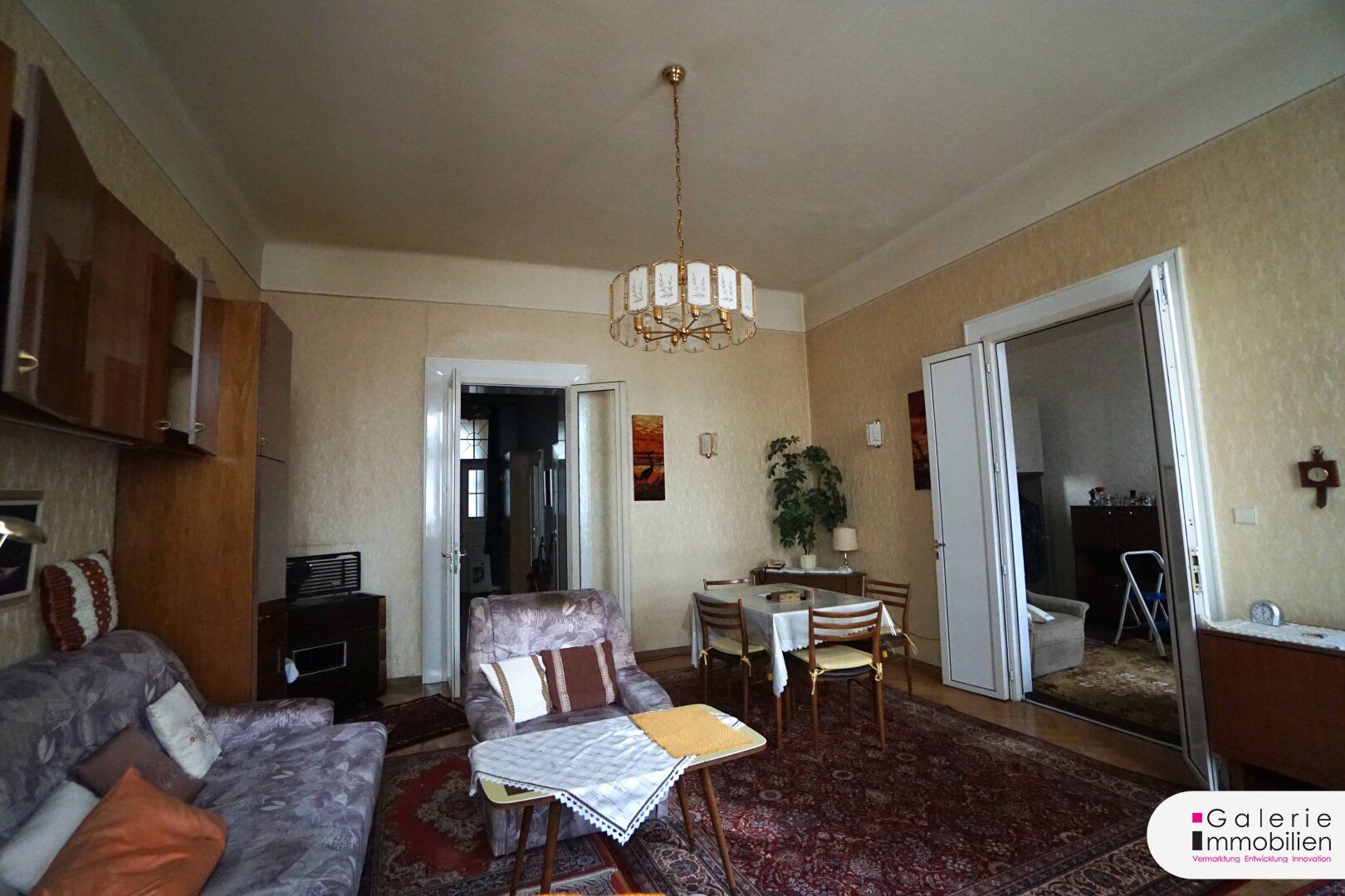 sanierungsbedürftige Wohnung im Stilaltbau am Spittelberg