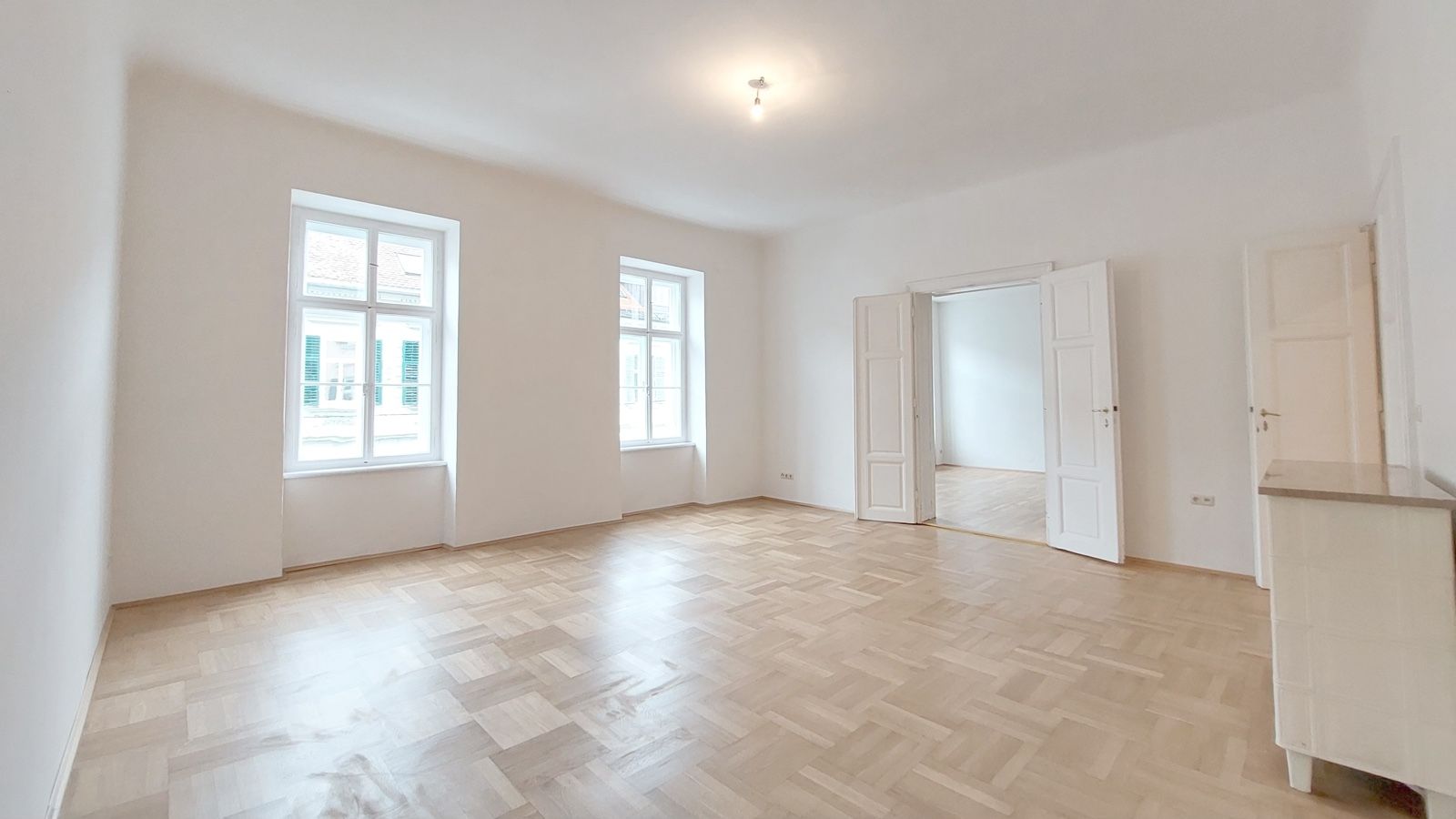 Neben KF Uni: Helle, charmante 105m² Altbauwohnung mit Balkon