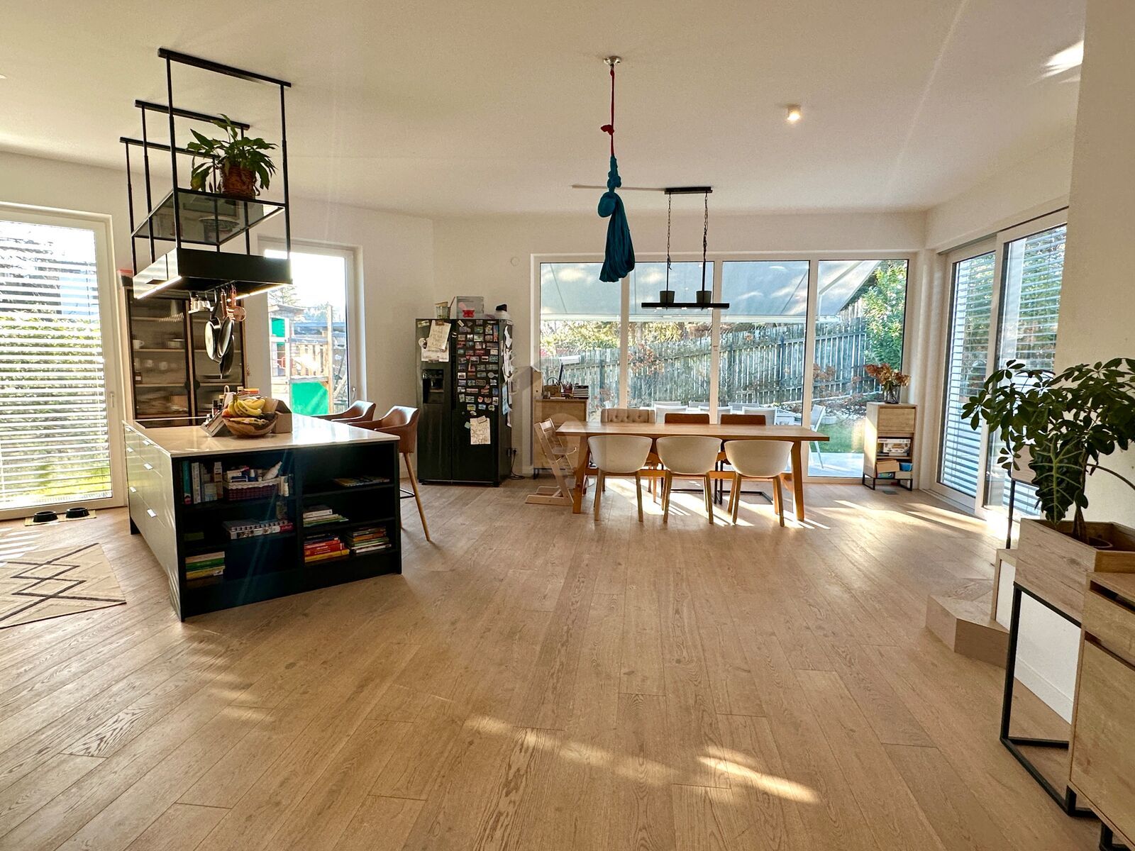 FAMILIENIDYLLE: GARTEN, POOL, DACHTERRASSE & RUHELAGE
