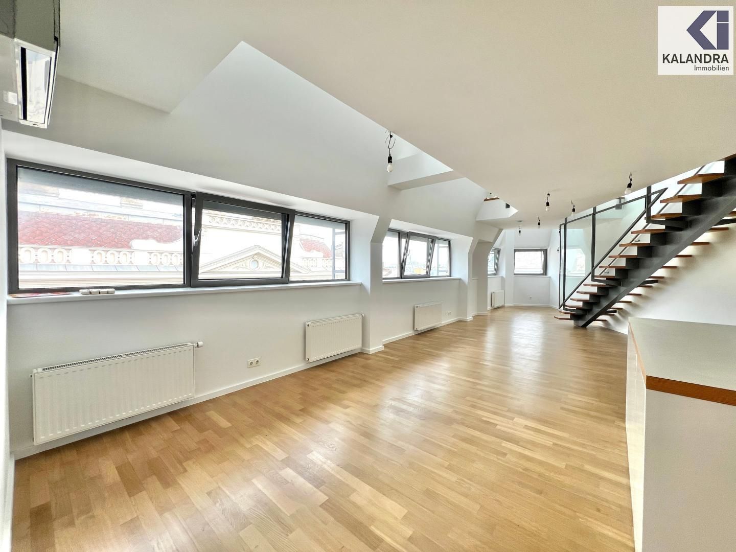 360° TOUR // CITYNAHE DACHGESCHOßWOHNUNG
