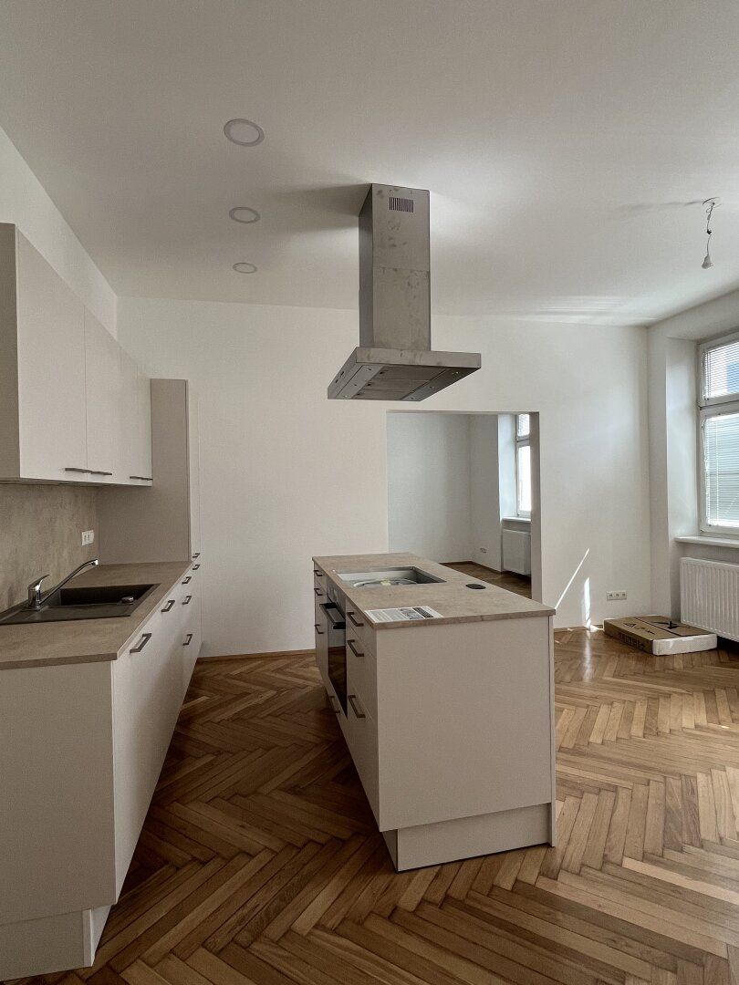 Erstbezug nach Renovierung! 4-Zimmer Altbauhauptmiete Nähe Hütteldorferstraße!