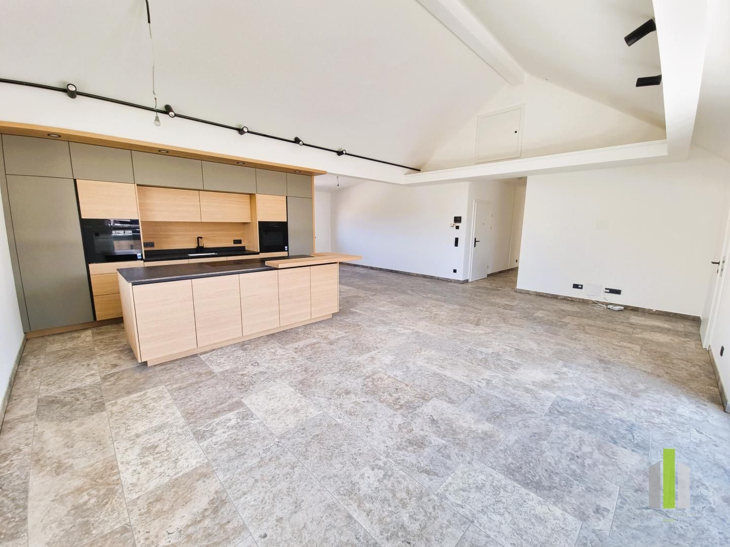 ERSTBEZUG | Exklusives Penthouse mit 4 Zimmern & sonniger Terrasse