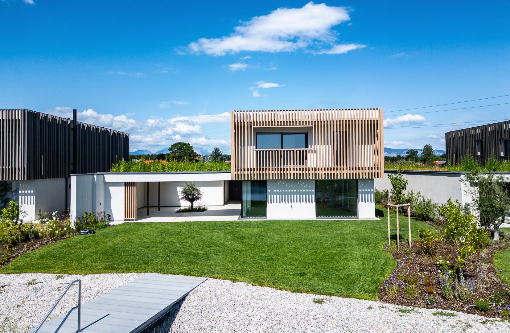 Luxus am Wasser - Architekturvilla mit Atrium, Sauna & direktem See Zugang