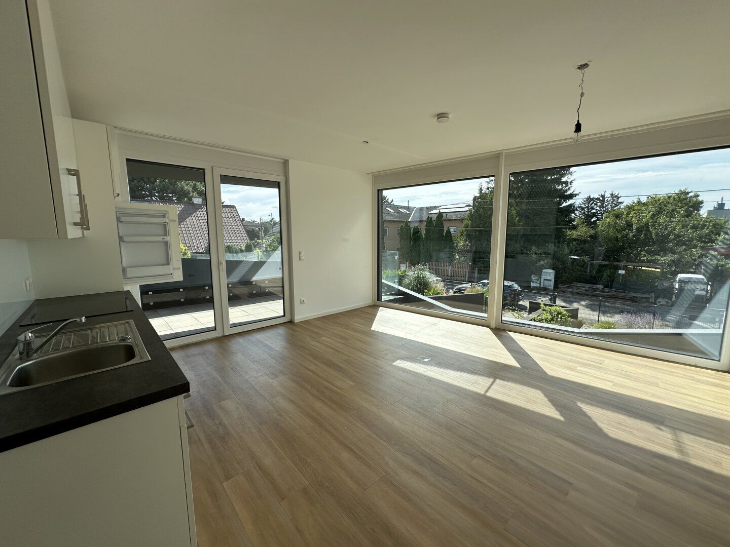 UNBEFRISTETE 2-Zimmer-Neubau Wohnung mit Balkon AB SOFORT verfügbar!