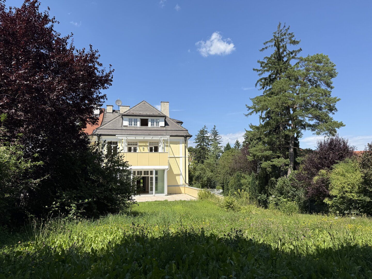 Modernisierte Villa mit Südgarten, privatem Spa & zukunftssicherer Geothermie