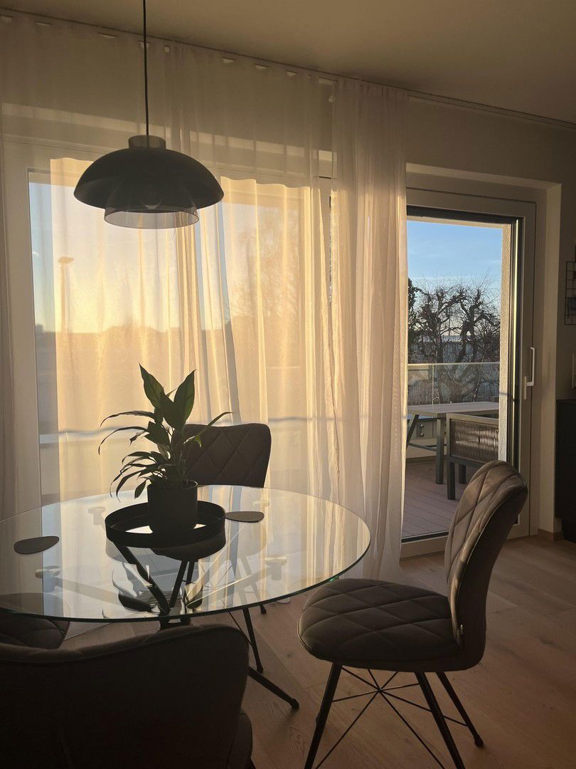 Möblierte 2-Zimmer-Wohnung mit großem Balkon in ruhiger Lage zu vermieten