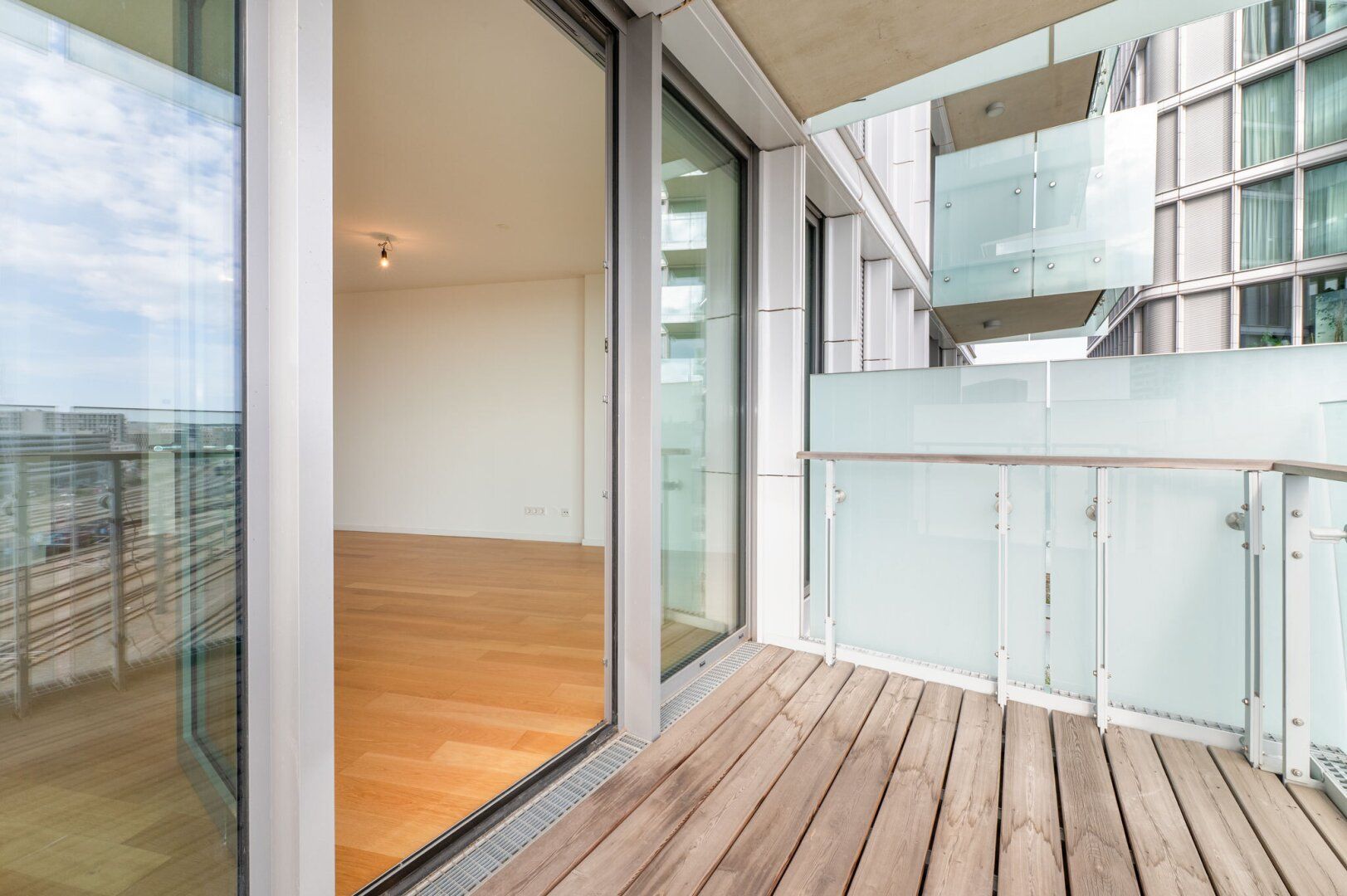 Schöne 2-Zimmer Wohnung mit Stellplatz bei den Parkapartments am Belvedere zu verkaufen!