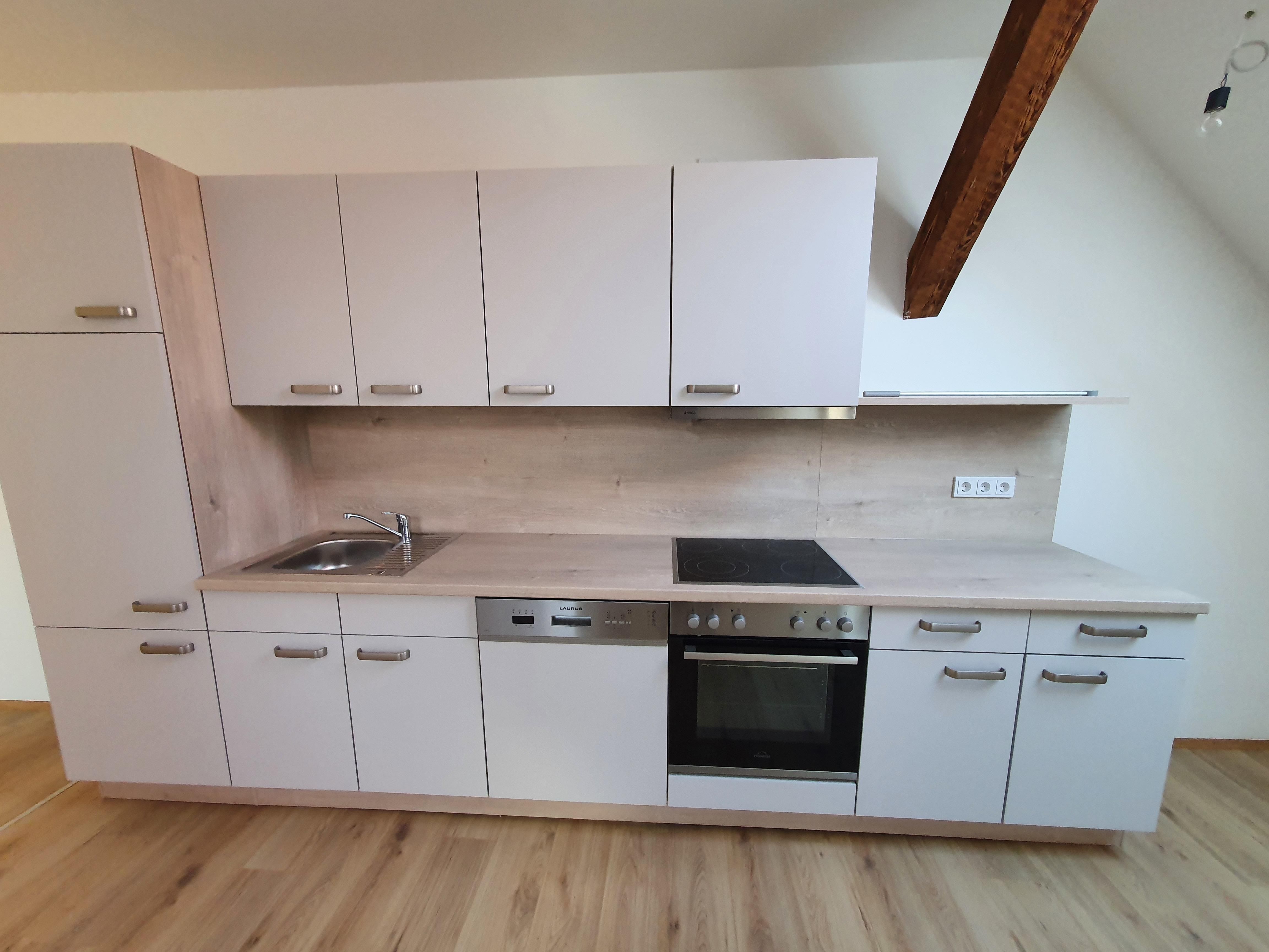 Charmante Altbauwohnung mit Balkon im 2. Stock
