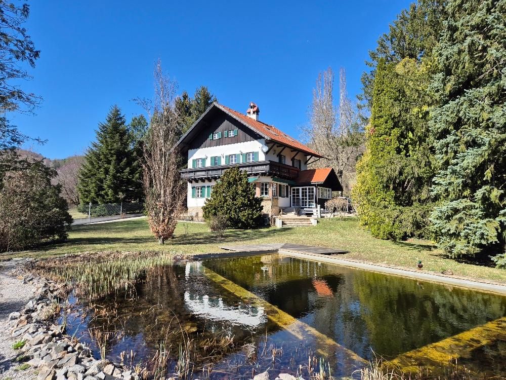 CHARMANTES WIENERWALD-LANDHAUS IN TRAUMHAFTER LAGE