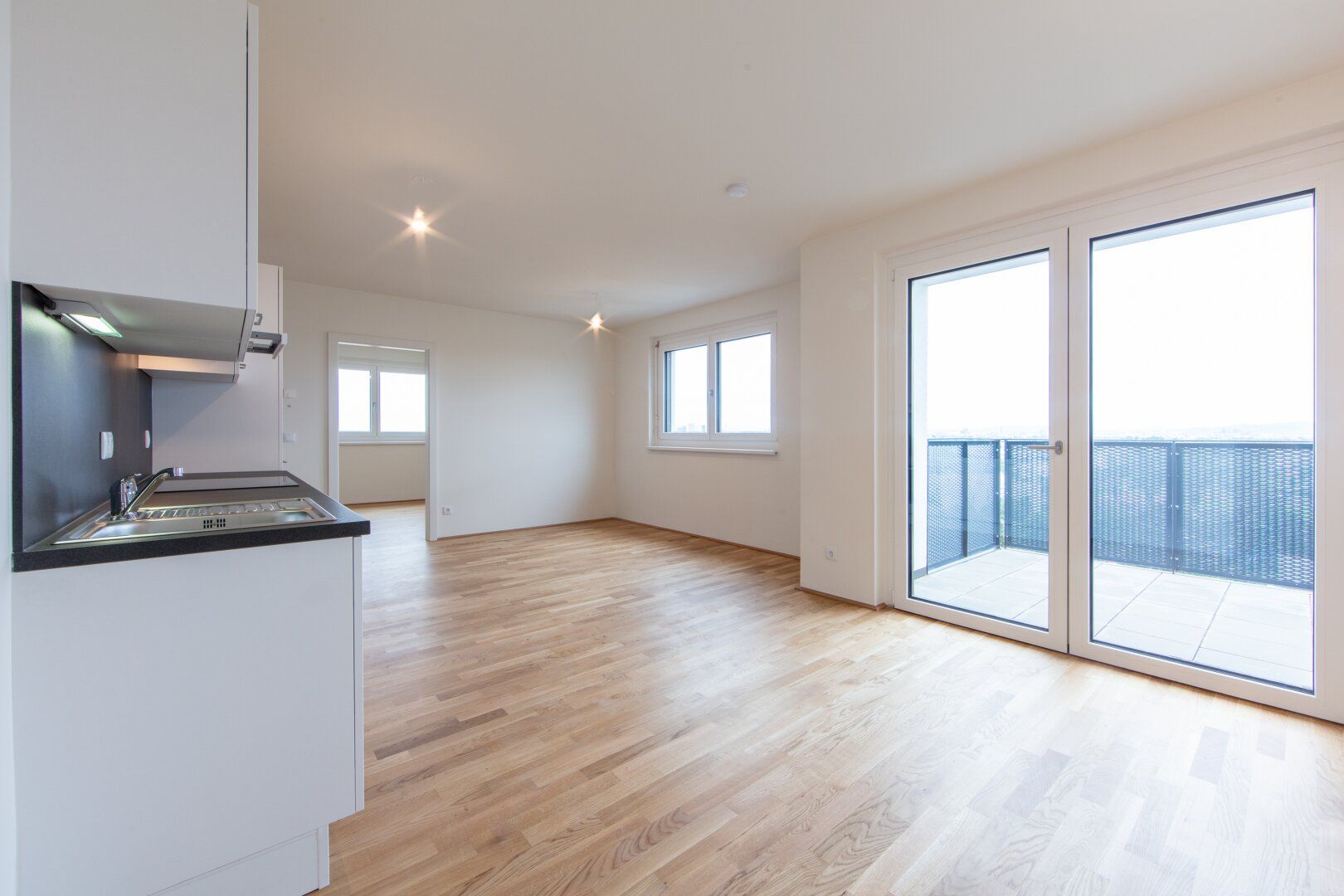 Neuwertige vermietete 3-Zimmer-Wohnung inkl. Westbalkon am Genochplatz
