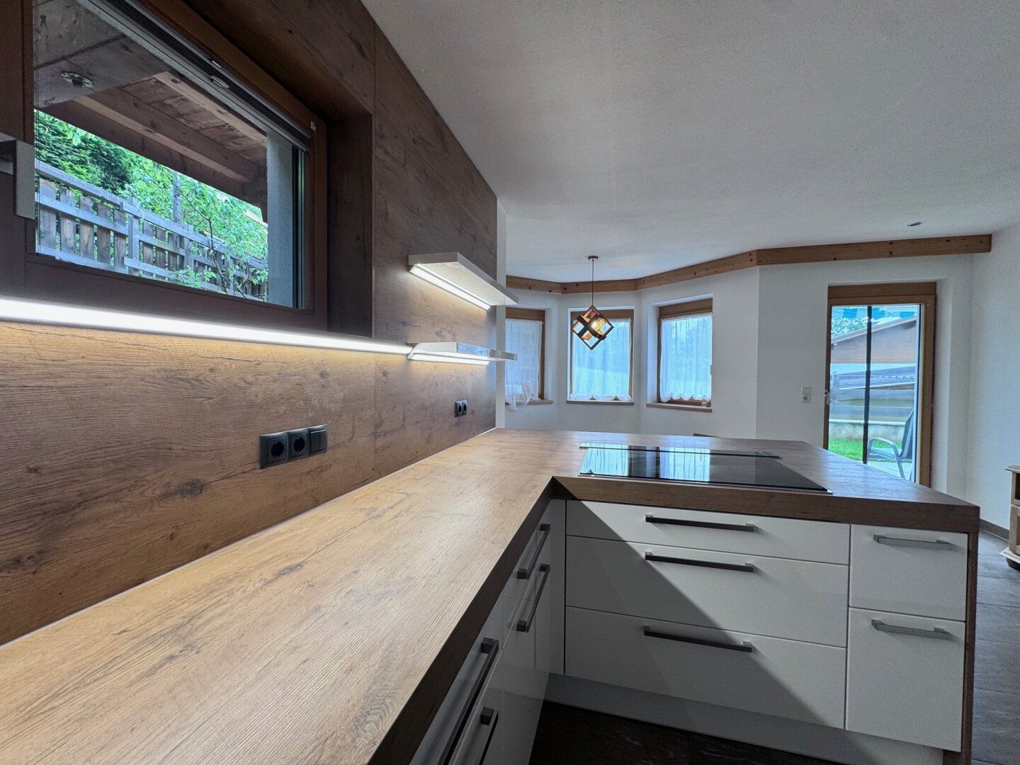 Sehr schöne große 2 Zimmerwohnung mit Garten und Terrasse am Arzberg zu mieten