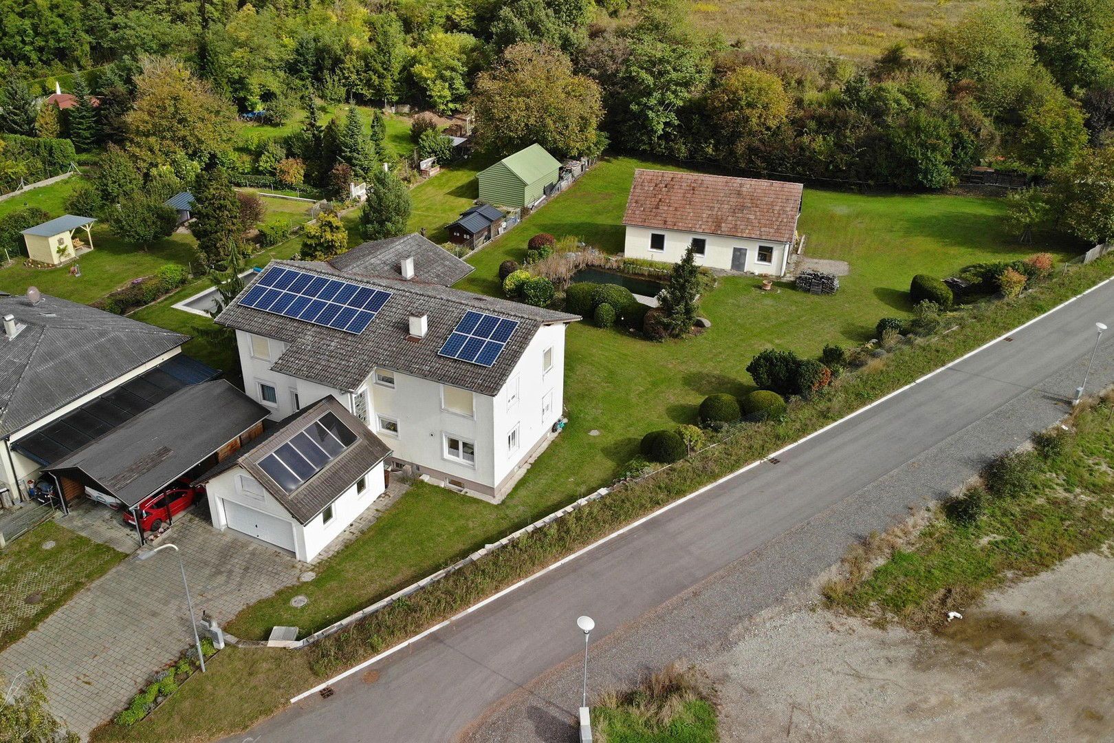 Großzügiges Ein- oder Zweifamilienhaus am Waldrand von Radlbrunn - Provisionsfrei