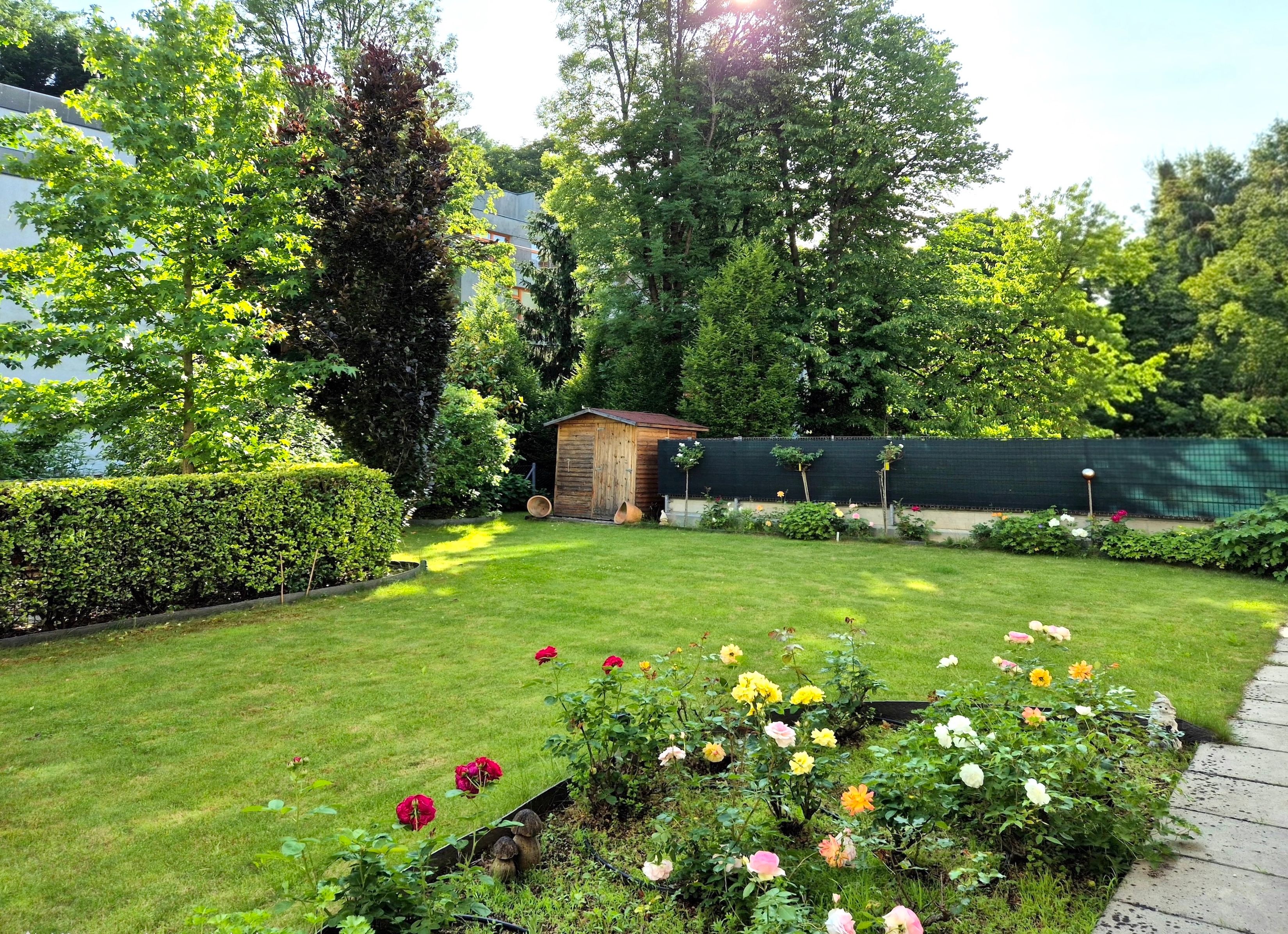 PREMIUM 4-ZIMMERWOHNUNG | 2 BÄDER | EIGENGARTEN | FUSSBODENHEIZUNG | FRIEDLICHE LAGE