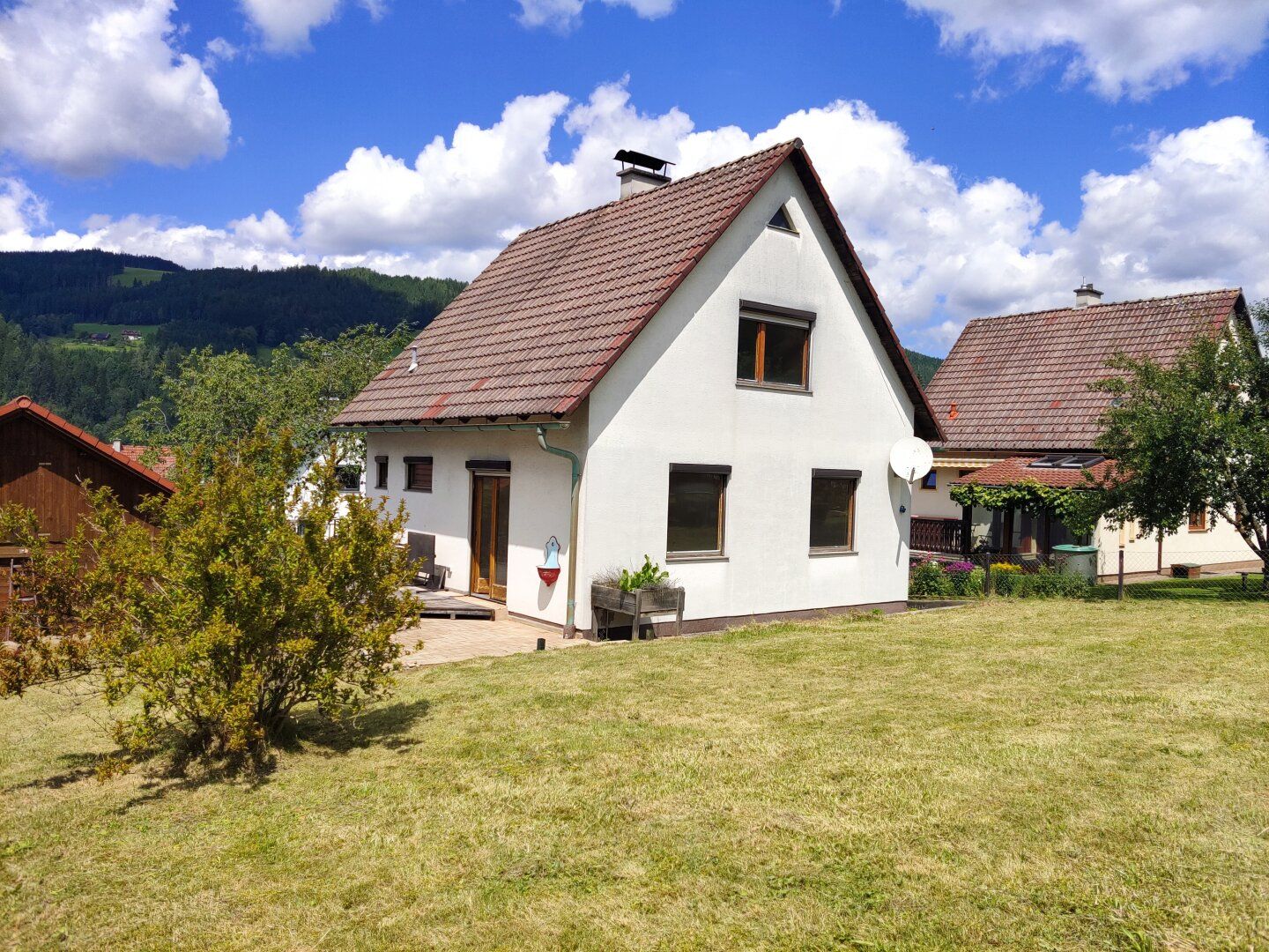 Gepflegtes und gemütliches Einfamilienhaus in ruhiger Sackgasse in Hönigsberg - mit sonniger Terrasse, Keller & Doppelcarport