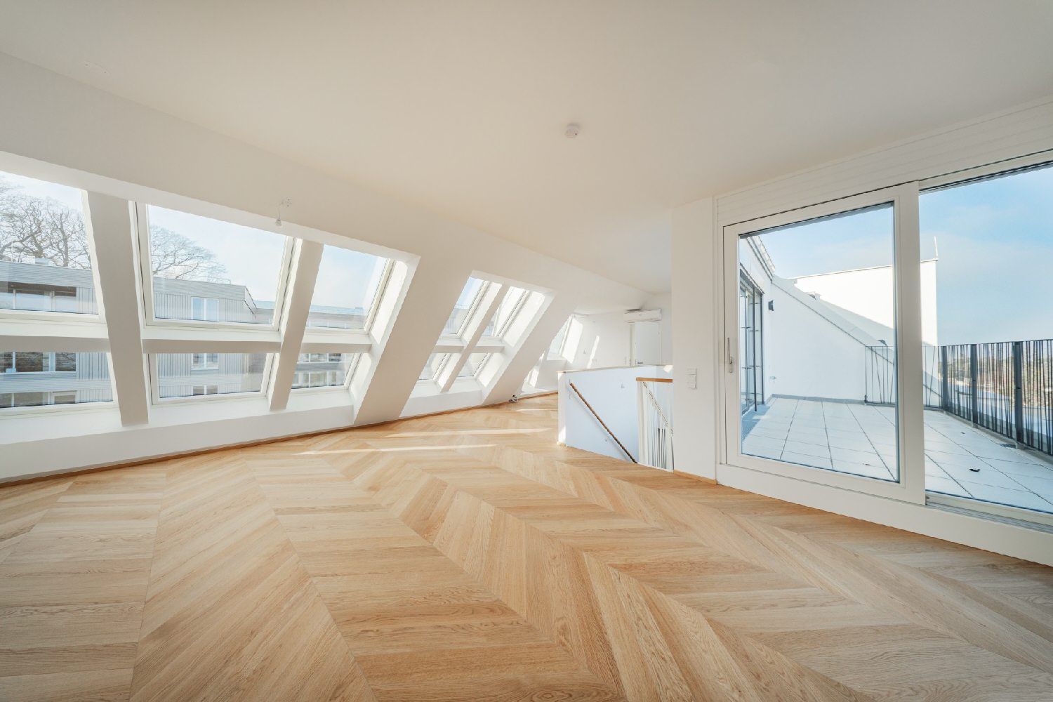 STOCK IM WEG - Moderne Familien Dachgeschosswohnung mit Terrasse
