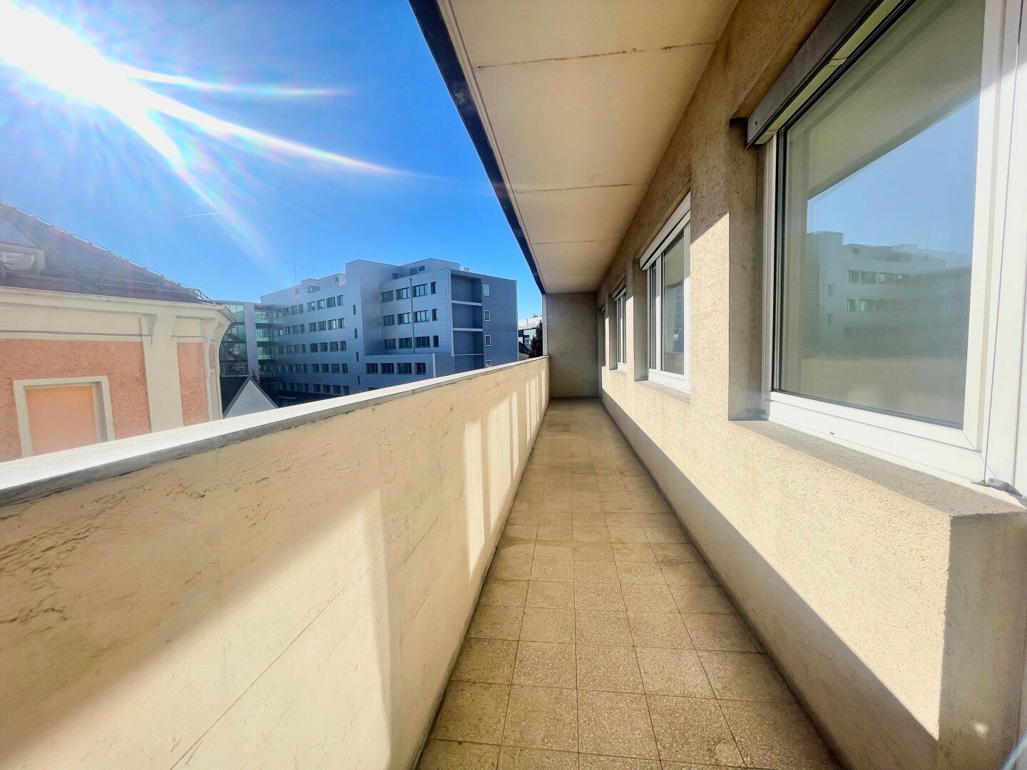 OHNE PROVISON I XXL-BALKON I TOP-SANIERT I 4 ZIMMER I LENDPLATZ I SEHR HELL I RUHIG I HAUSTIERE WILLKOMMEN I PARKPLATZ I PROJEKT WOHNEN I