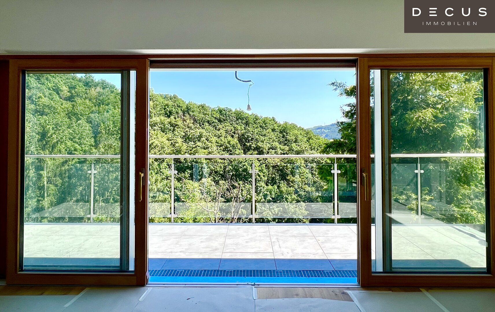 IDYLLE IN ROMANTISCHER HANGLAGE - ERSTBEZUG NACH KOMPLETTSANIERUNG ZUM NIEDRIGENERGIEHAUS
