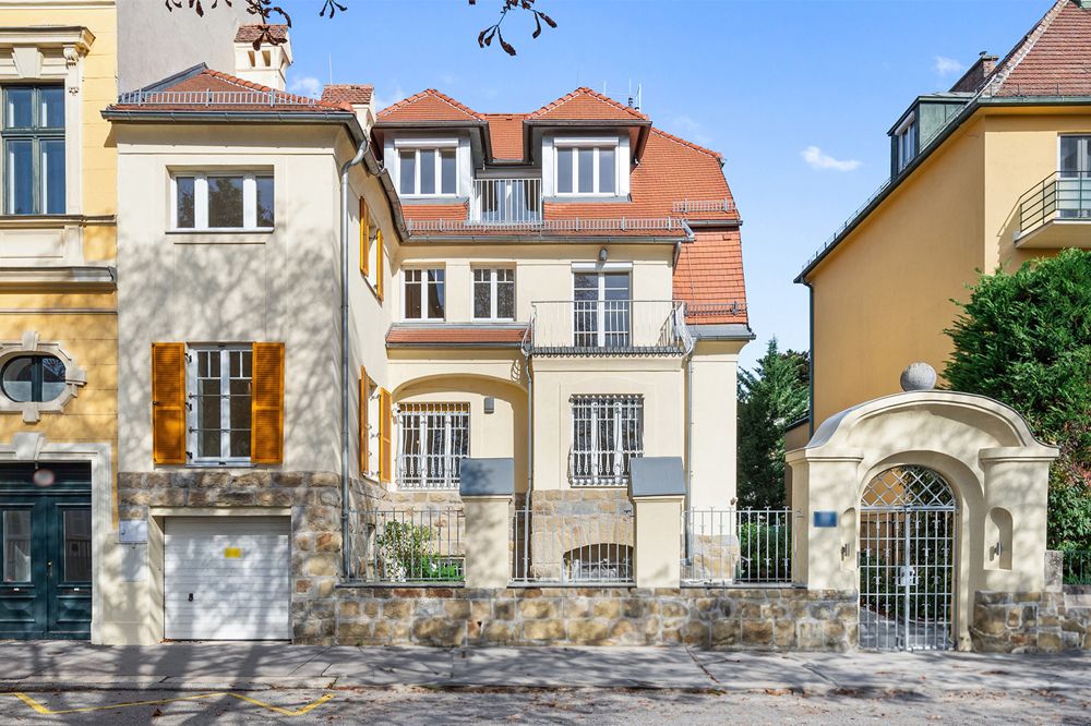 Repräsentative und neu sanierte Jahrhundertwendevilla mit Garten und Einliegerwohnung mitten in Döbling