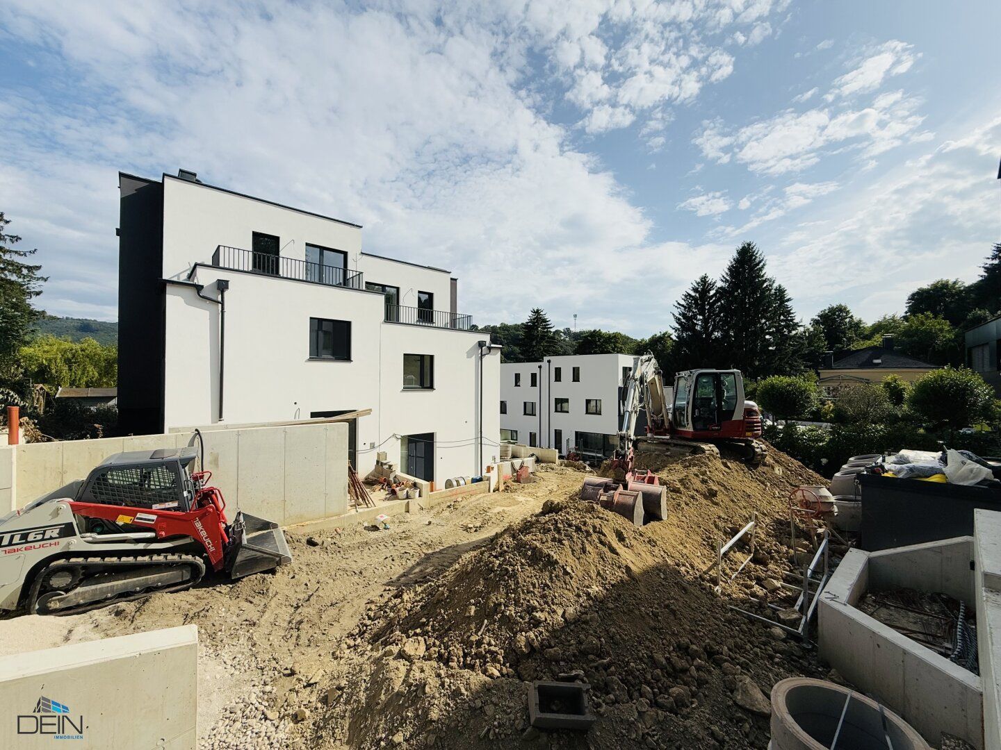 PREISREDUKTION! EXKLUSIVE 4-5 ZIMMER DOPPELHAUSHÄLFTEN MIT FREIFLÄCHEN IN GRÜNRUHELAGE!