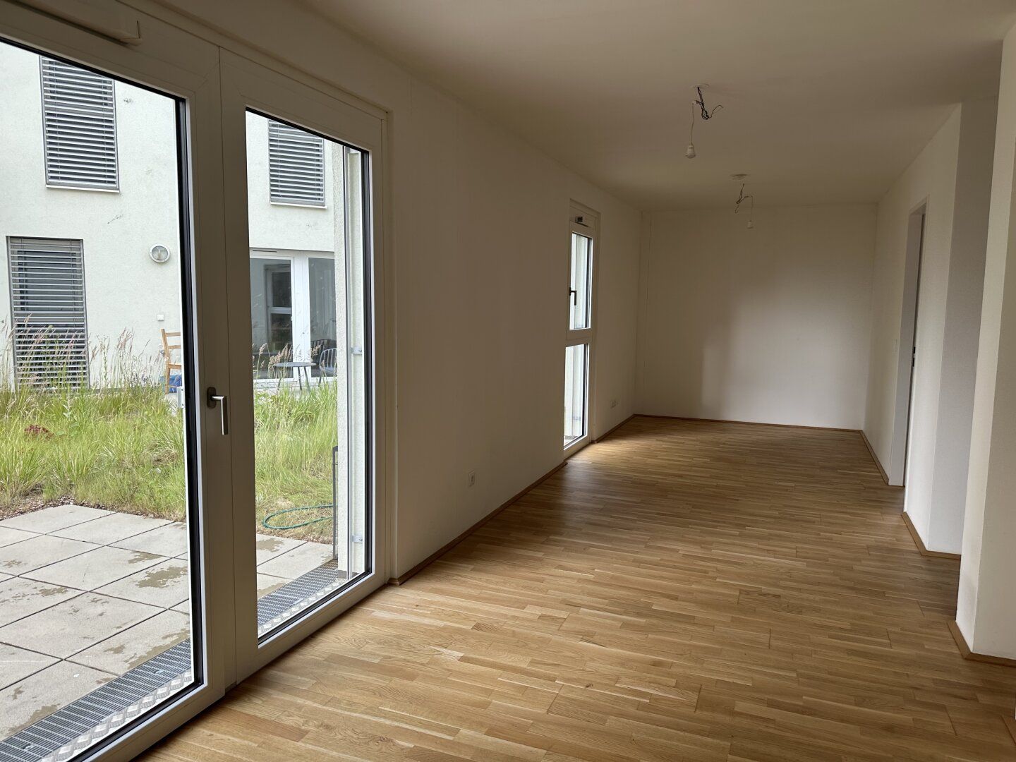 Moderne 2-Zimmer-Wohnung mit Garten + Terrasse ab JUNI 2025