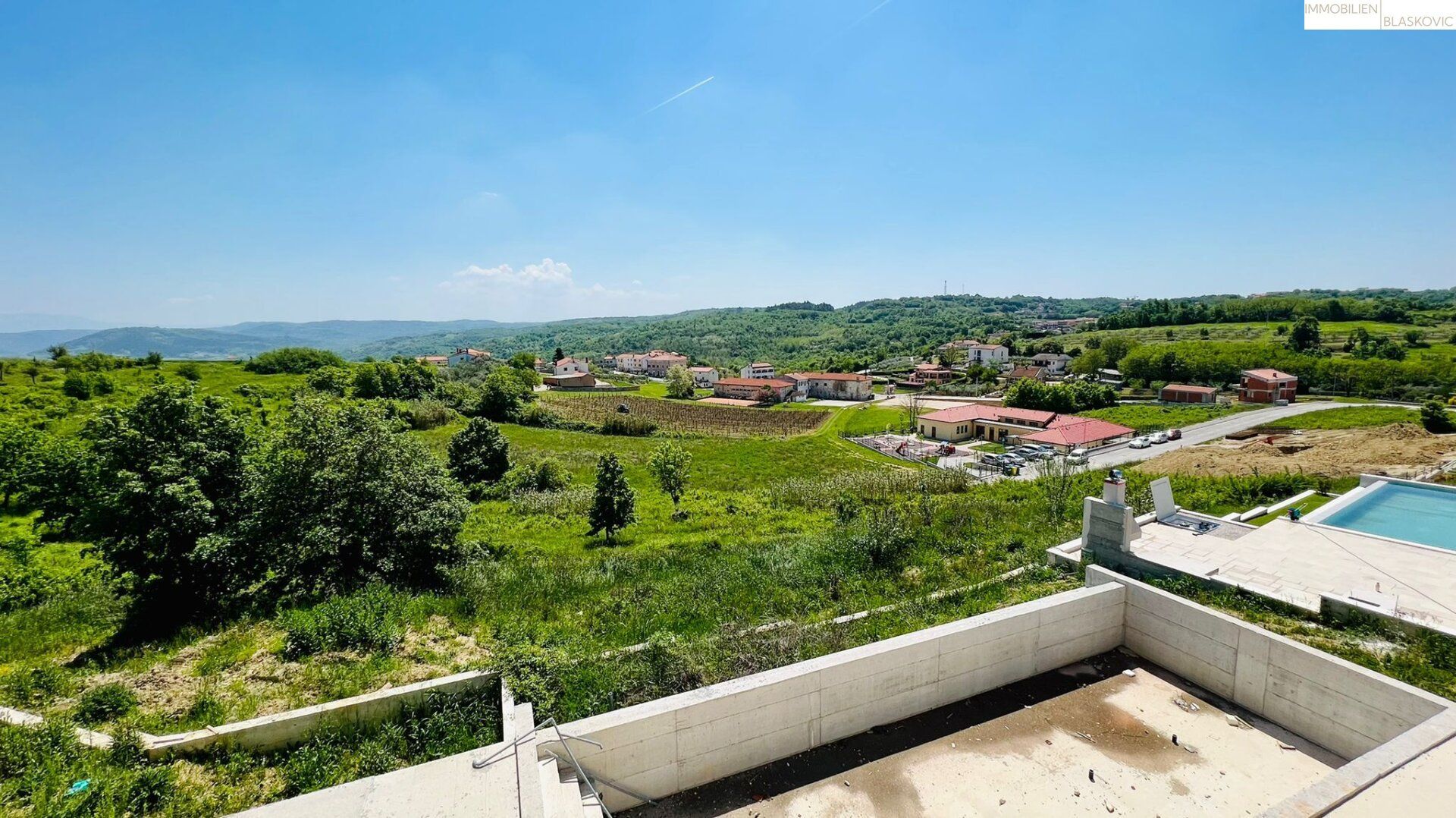 Wunderschöne Villa auf den Hügeln Istriens mit genialem Blick ins Landesinnere